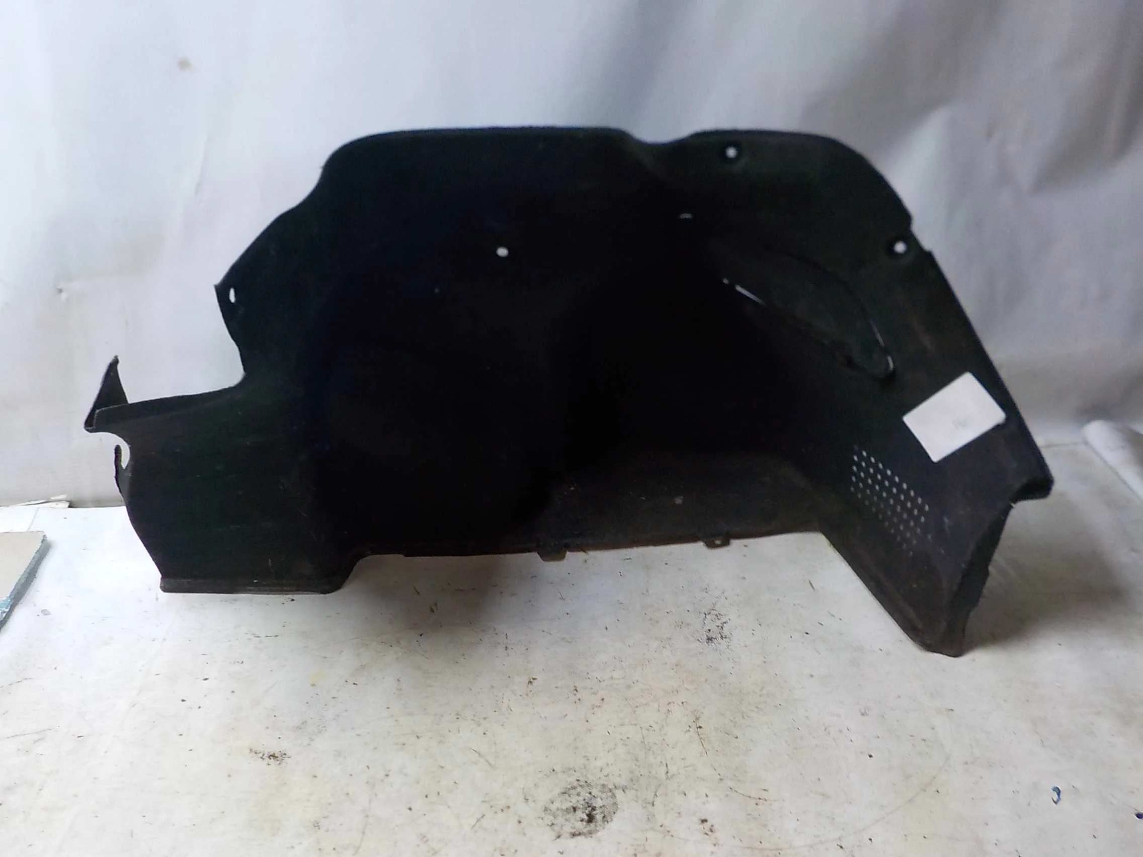 Обшивка багажника Hyundai Solaris I (2010—2014)  Право