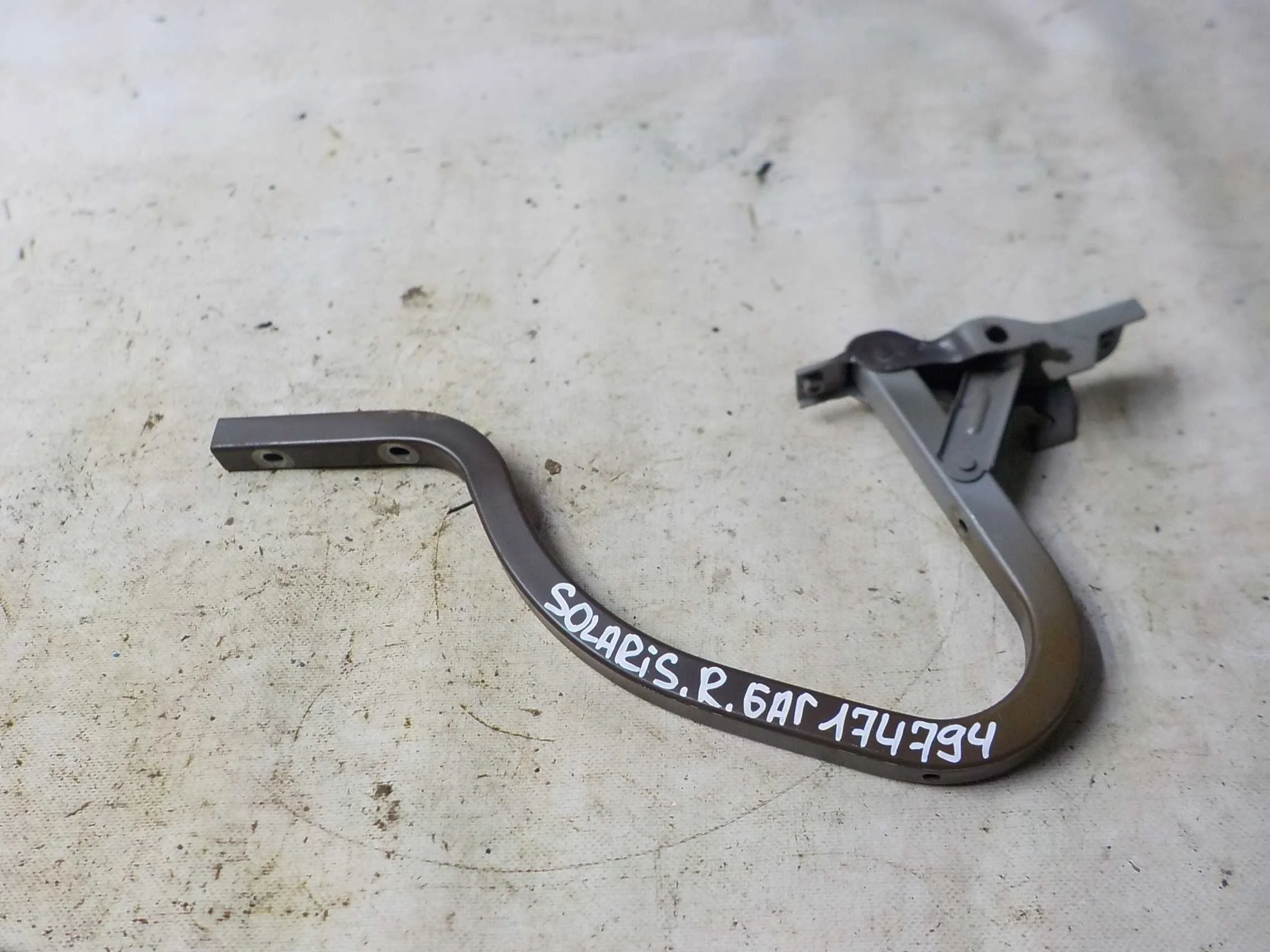 Петля крышки багажника Kia Rio III (2011—2015)  Право