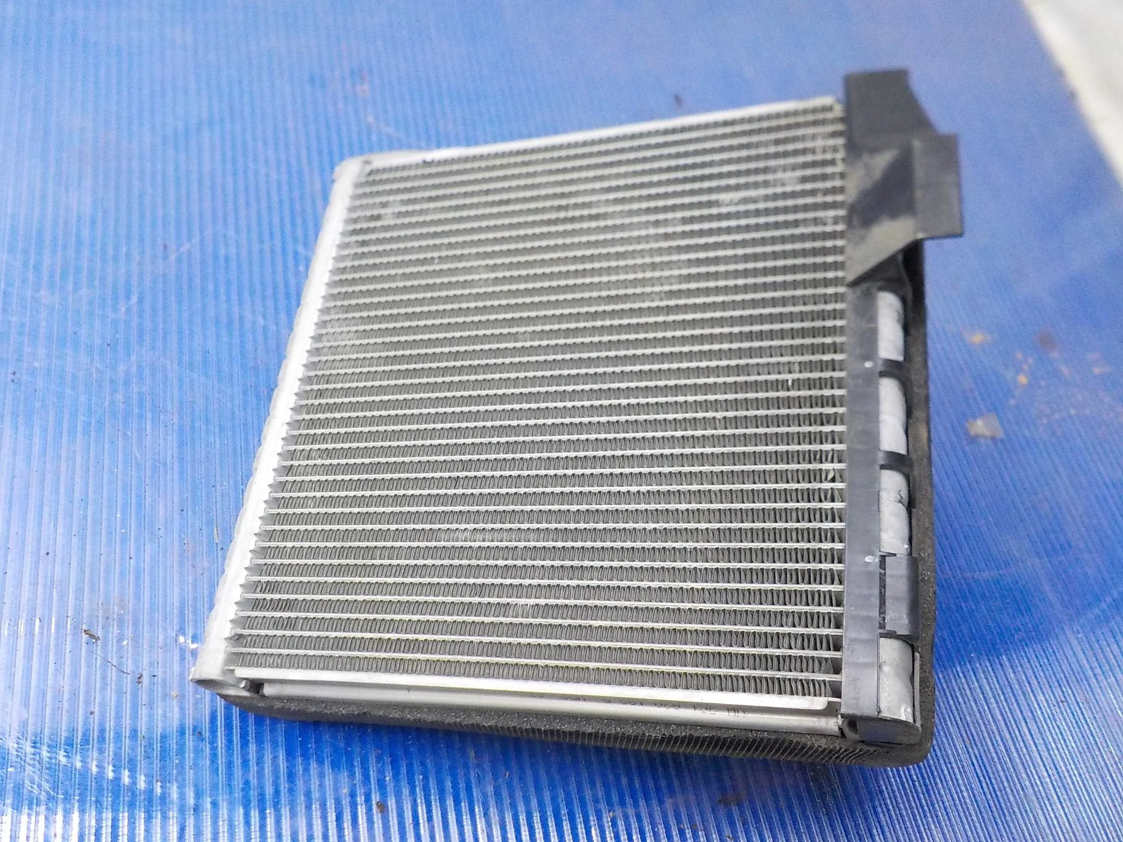 Испаритель кондиционера Volkswagen Passat B6 (2005—2010)