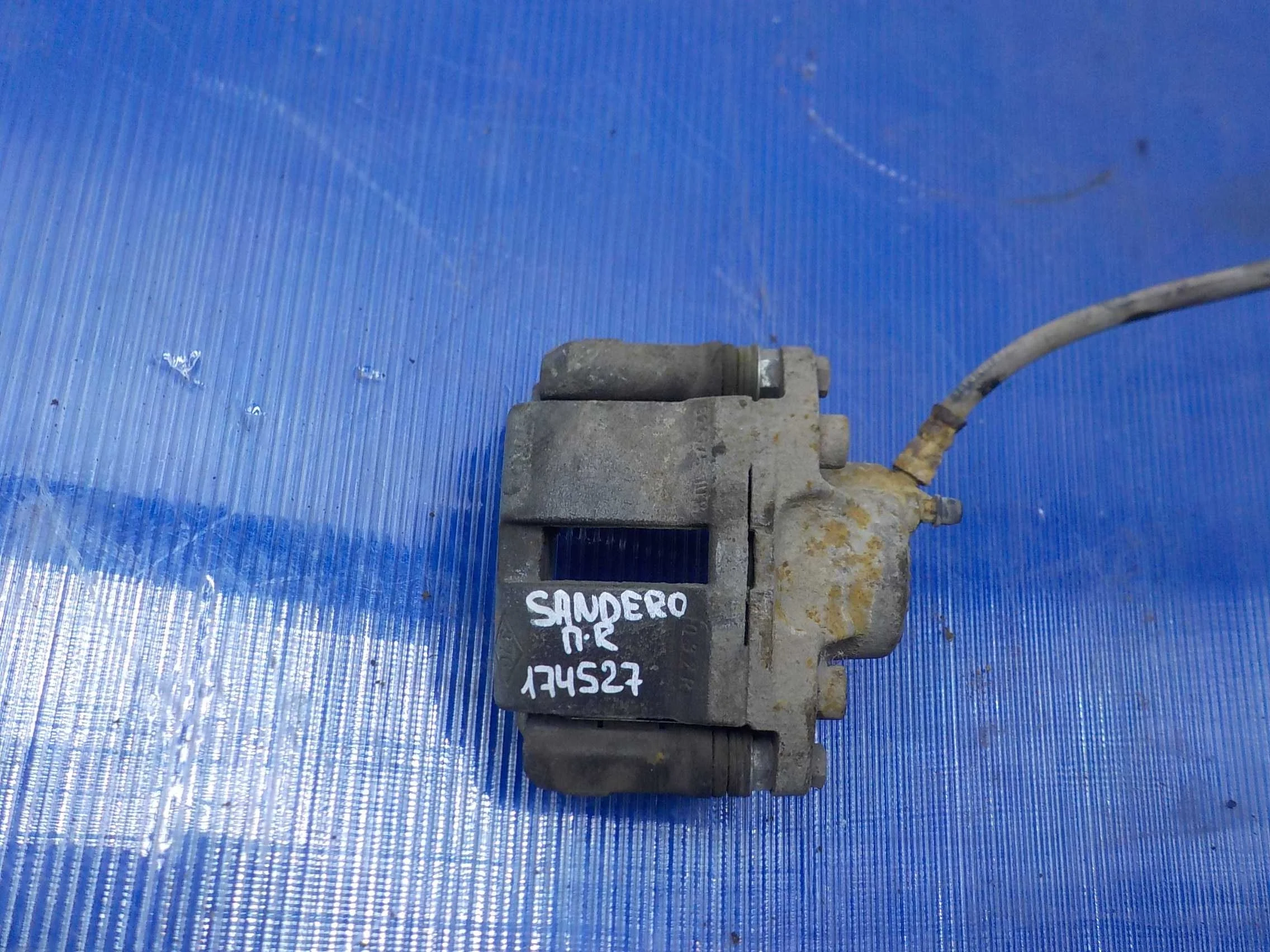 суппорт Renault Symbol I (1999—2002) Перед Право