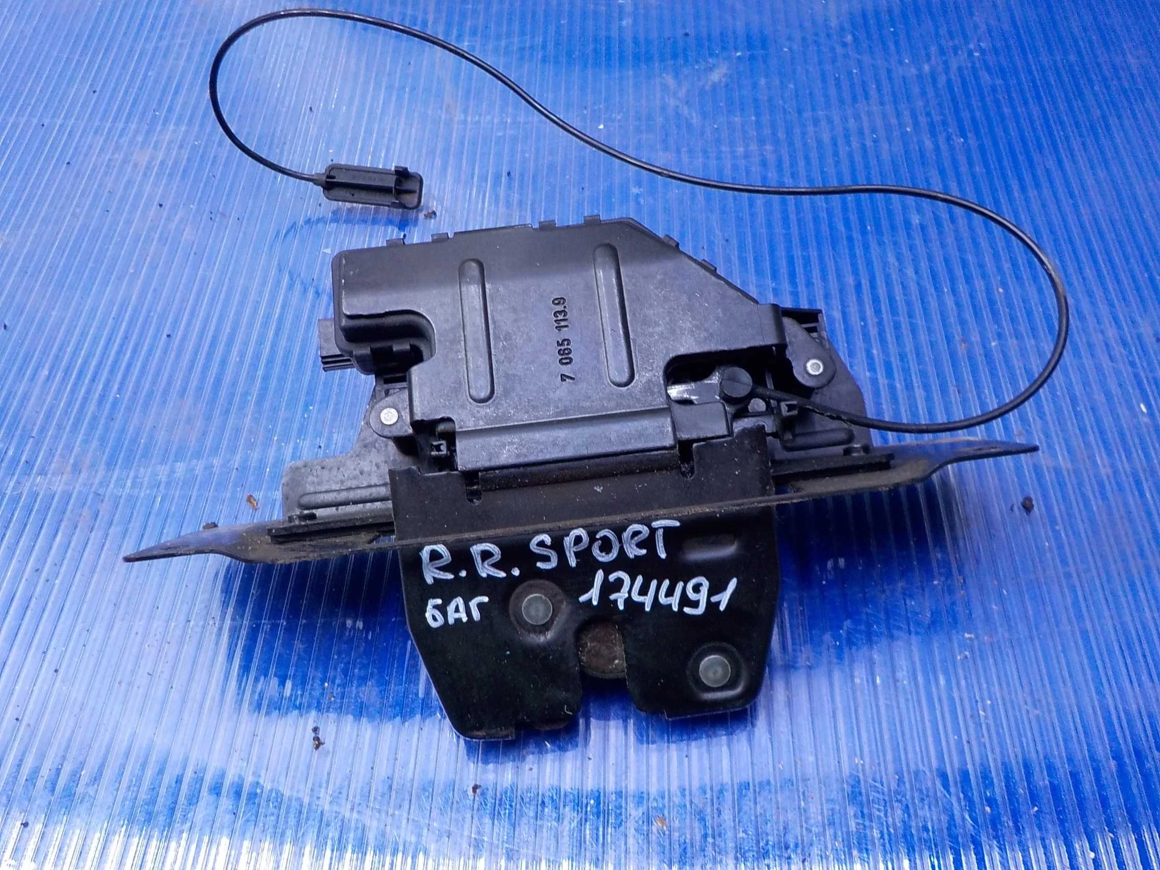 Замок крышки багажника BMW X5 E53 (1999—2003)