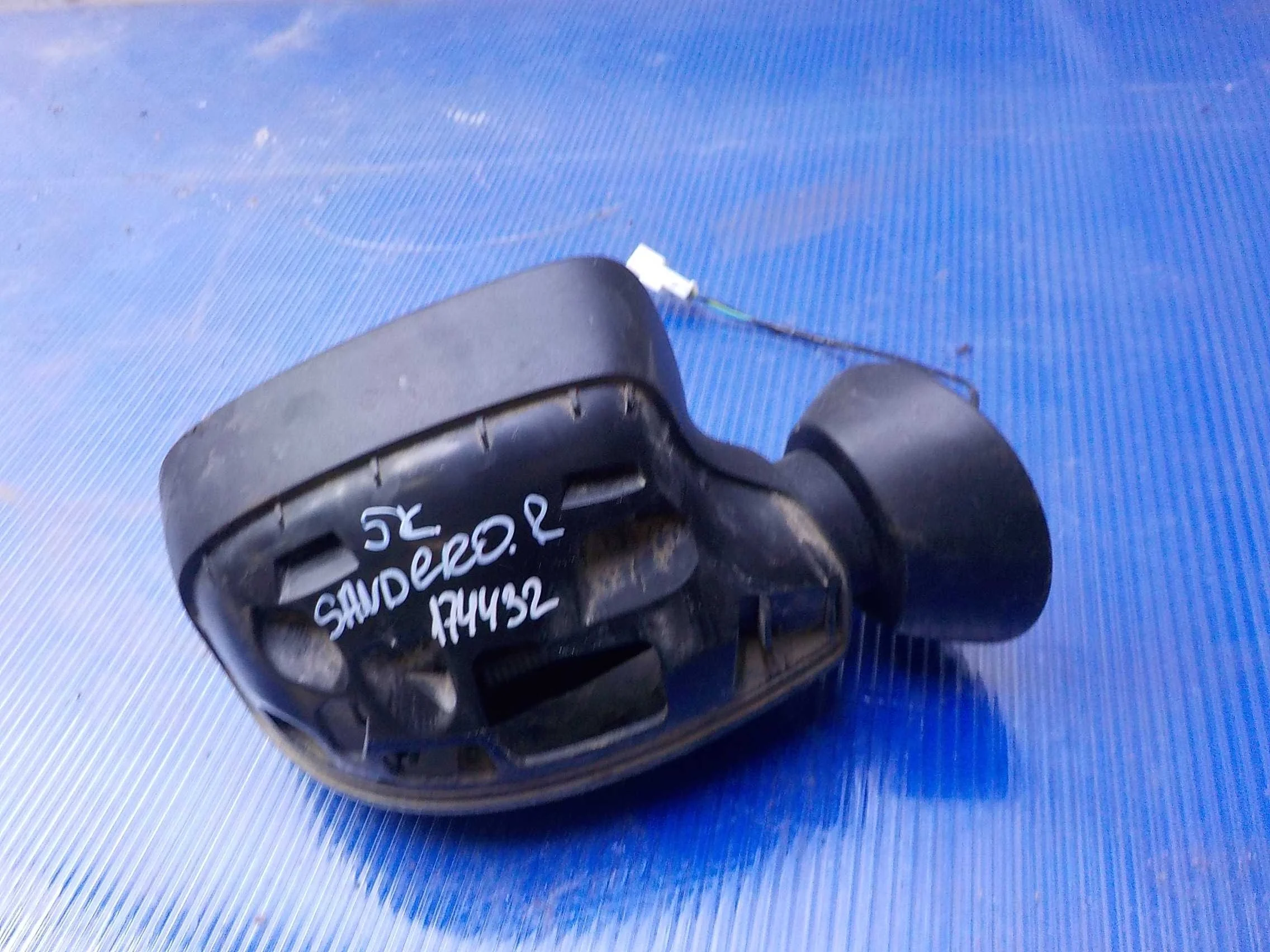 Зеркало ВАЗ (LADA) Largus I (2012—2021)  Право