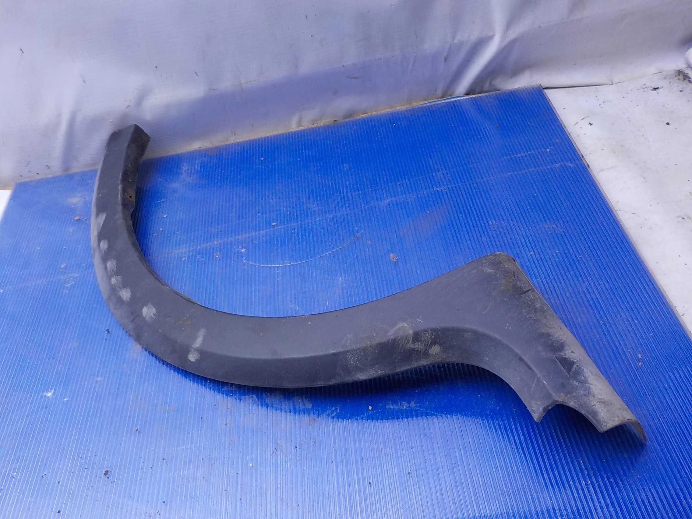 Накладка на крыло Renault Sandero Stepway I (2009—2014) Зад Лево