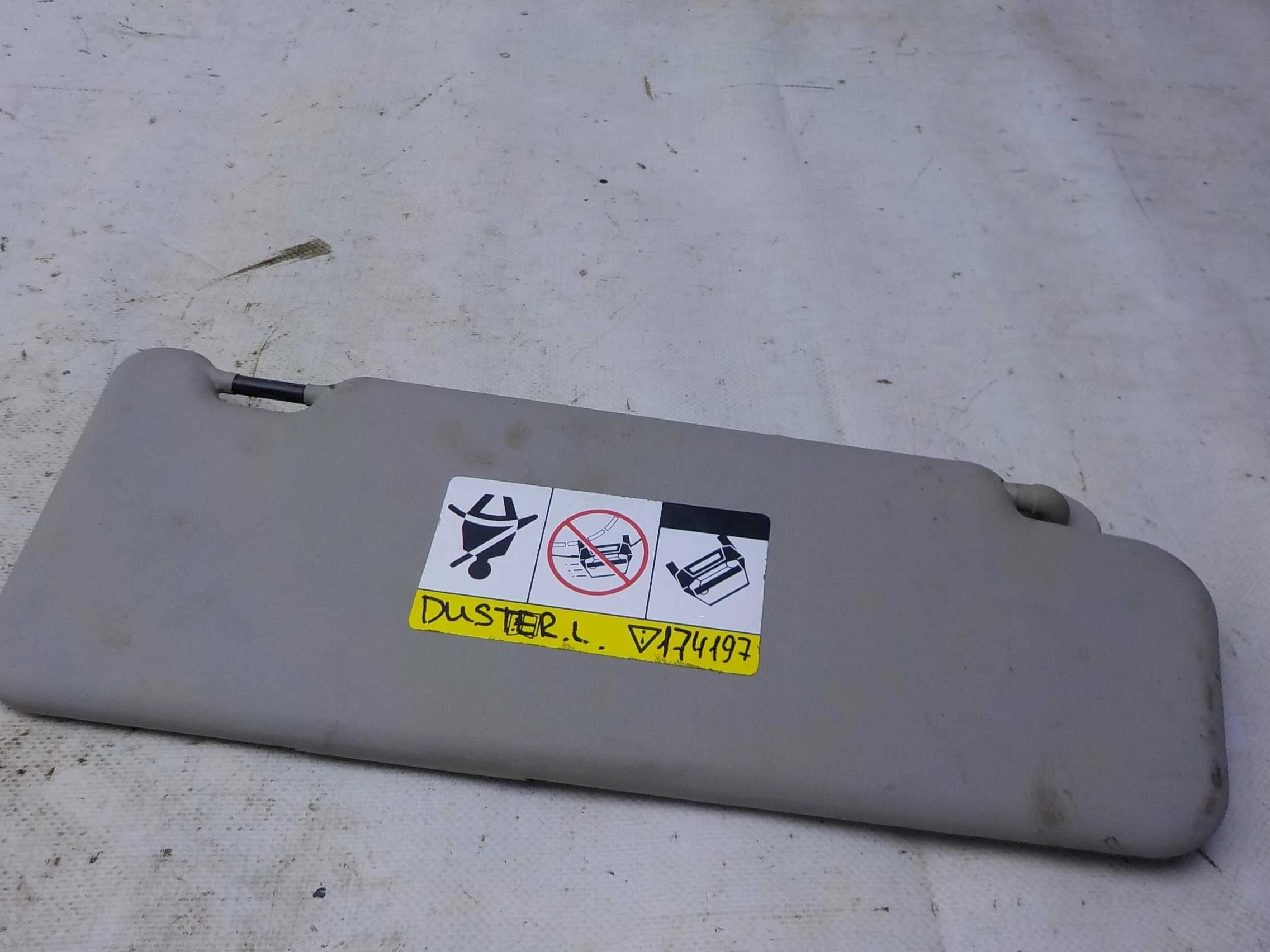 козырек Renault Sandero I (2009—2014)  Лево