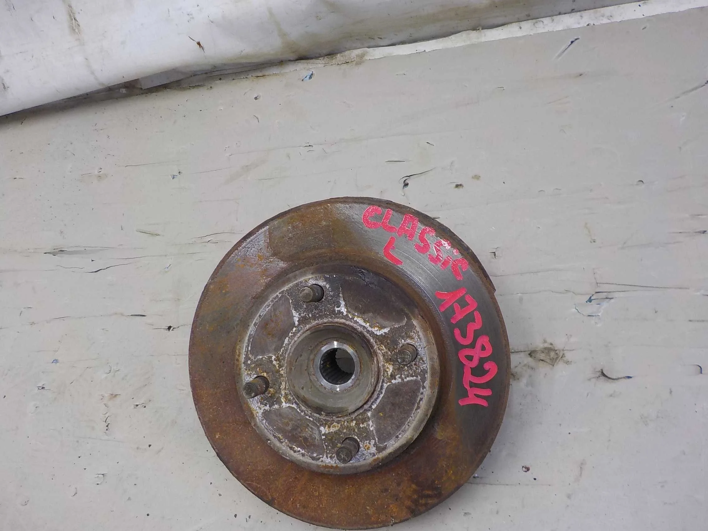 кулак поворотный Nissan Almera Classic I (2006—2013) Перед Лево