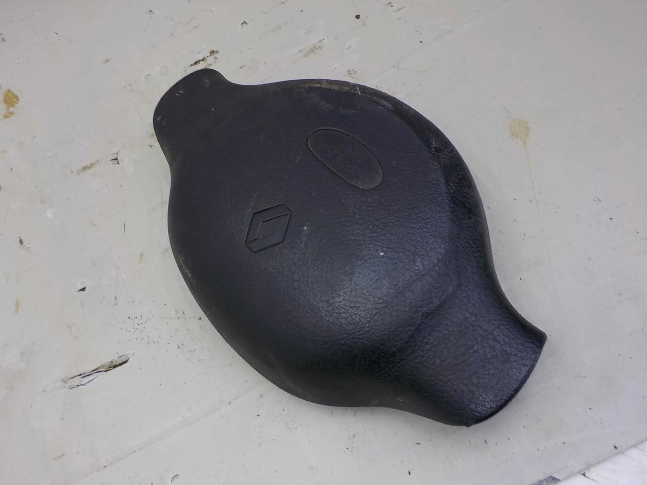 подушка безопасности водителя Renault Logan I (2004—2009)