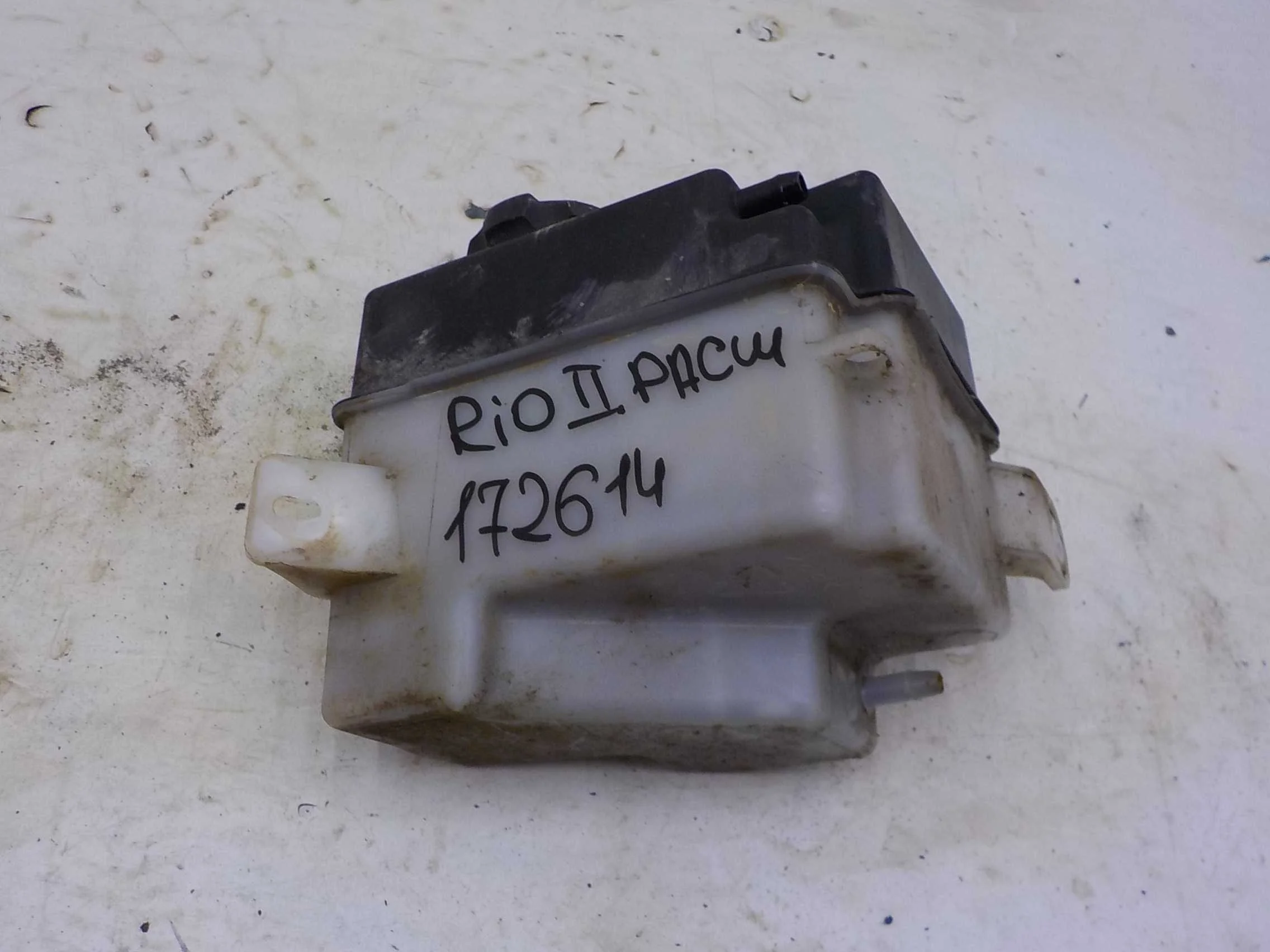 Бачок расширительный Kia Rio II (2005—2009)