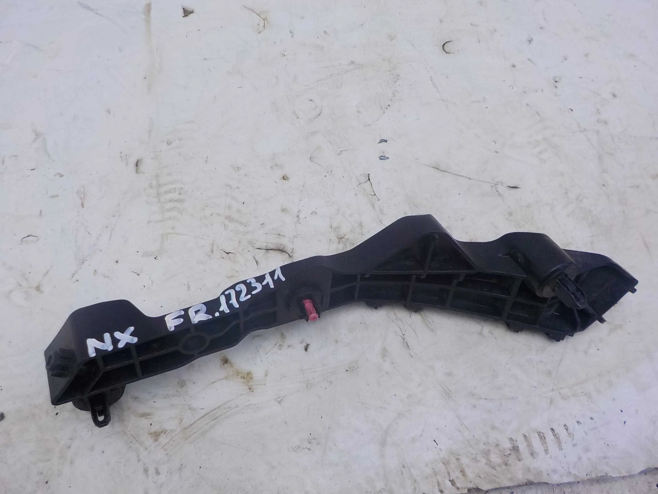 кронштейн бампера Lexus NX Z10 рестайлинг (2017—2021) Перед Право