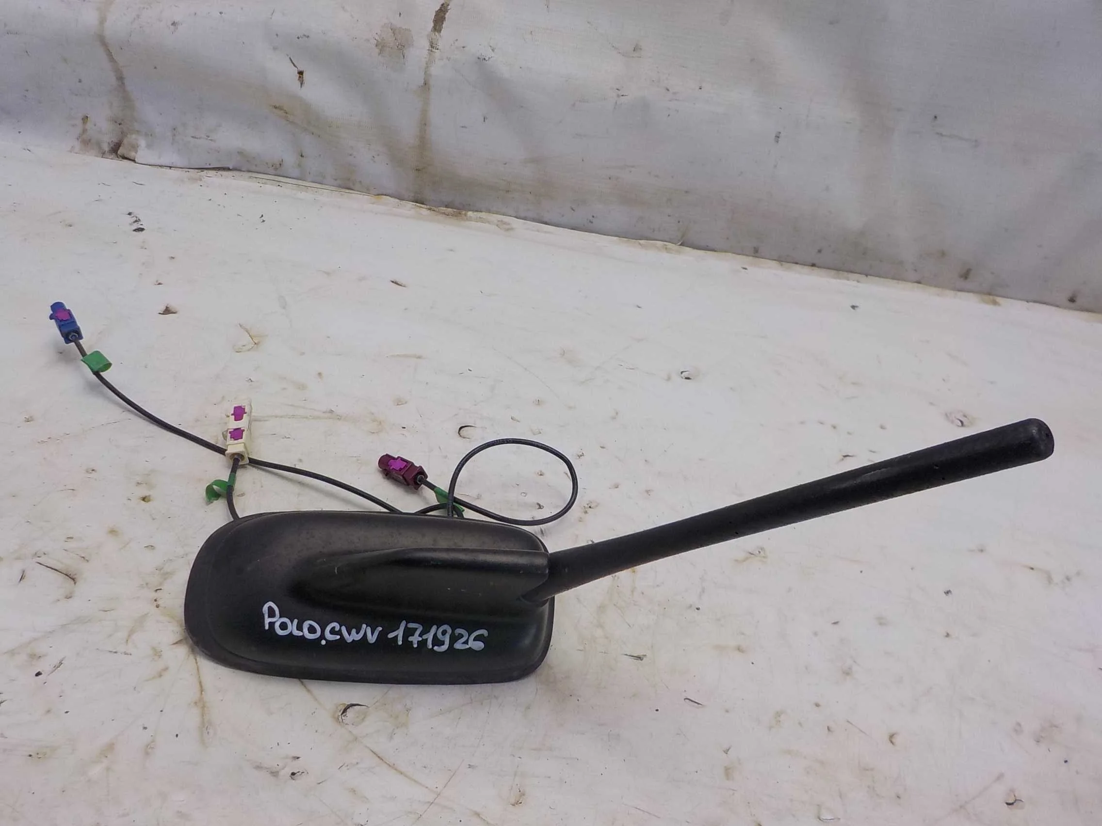 Антенна Volkswagen Polo V рестайлинг (2015—2020)