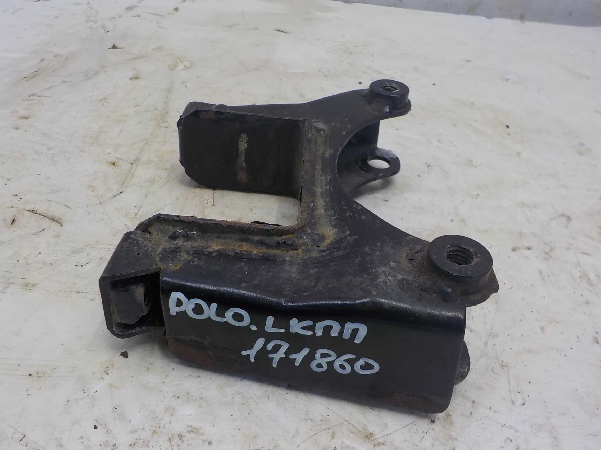 Кронштейн опоры КПП SEAT Ibiza IV (2008—2012)  Лево