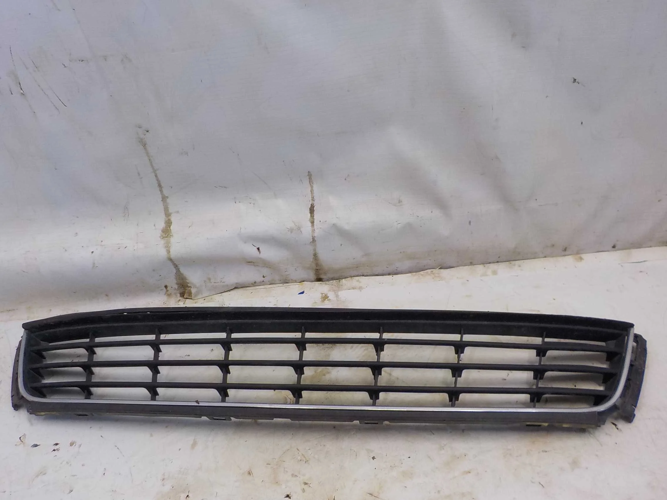 решетка бампера Volkswagen Polo V рестайлинг (2015—2020) Перед