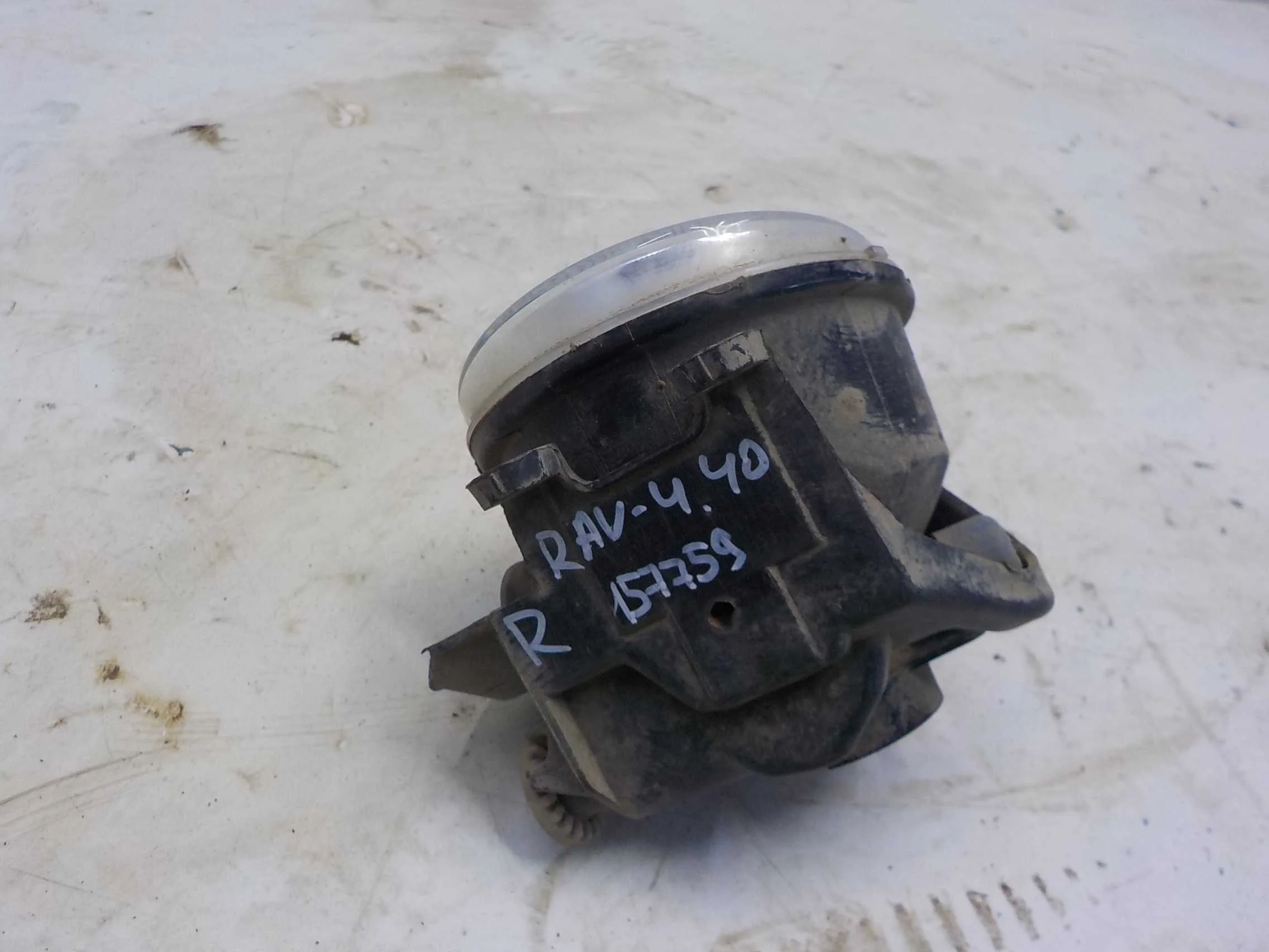 Фара противотуманная Toyota RAV4 IV (2012—2015) Перед Право