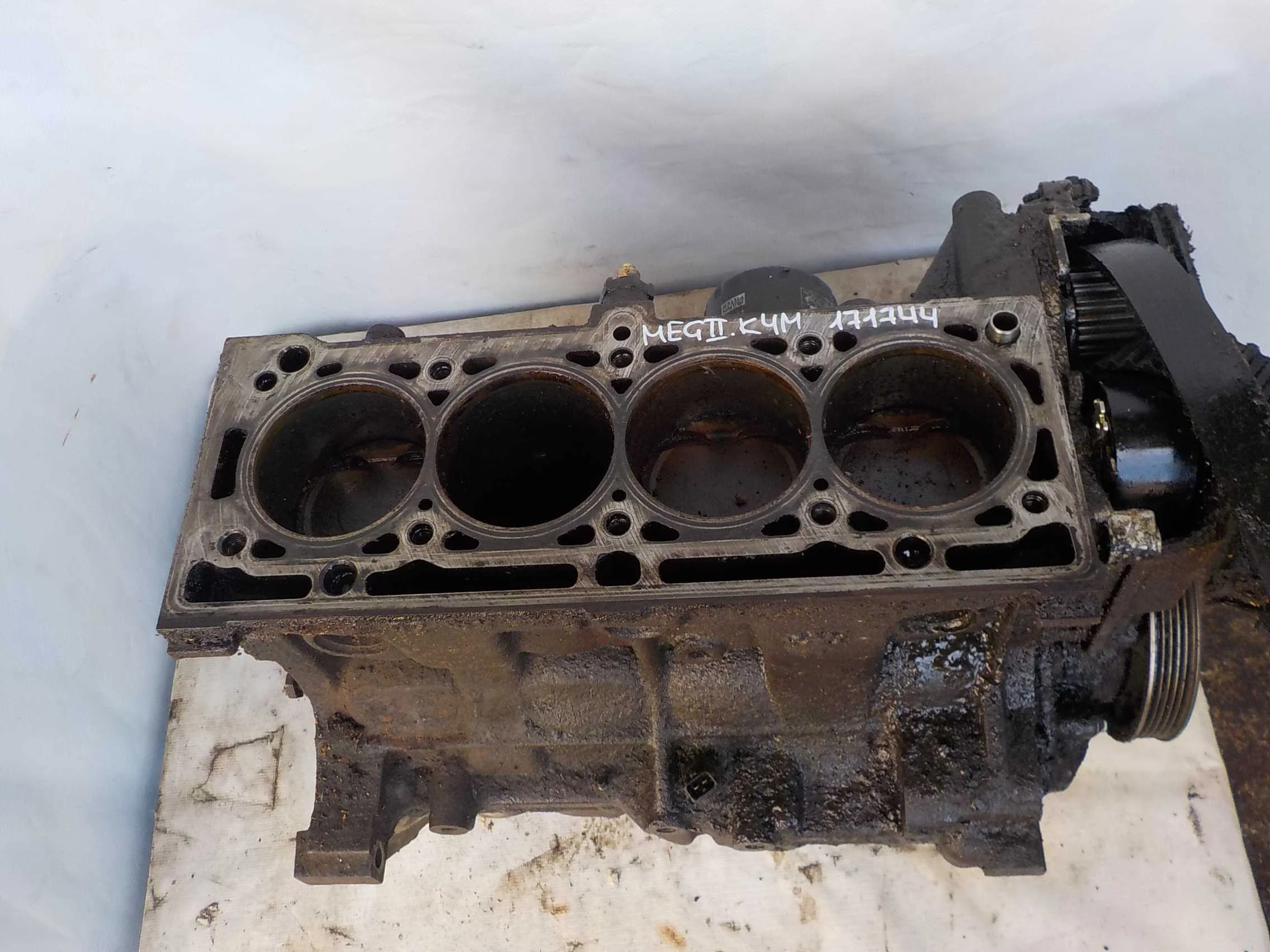 Блок цилиндров Renault Megane II (2002—2006)