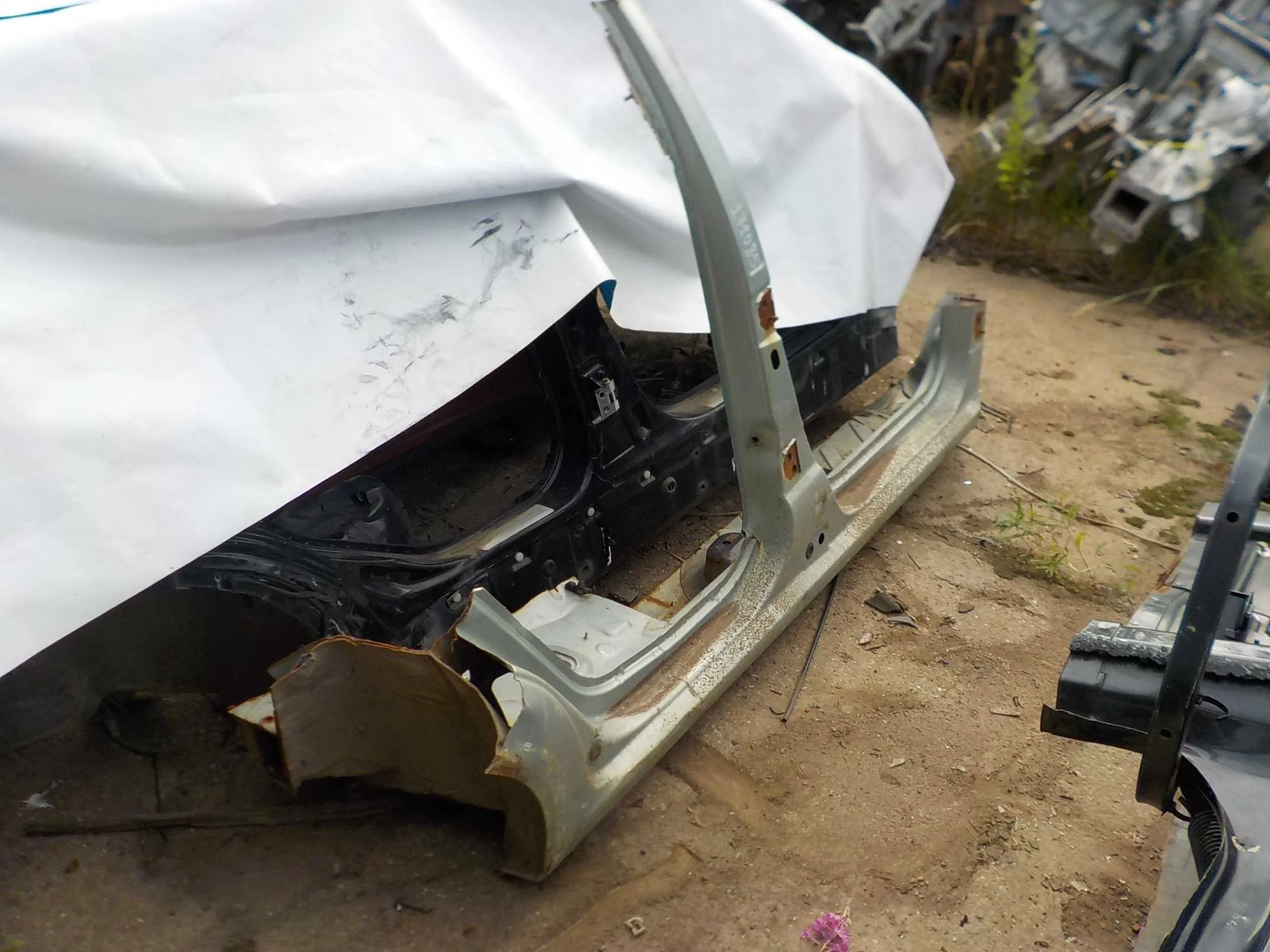 боковина кузова Renault Logan I (2004—2009)