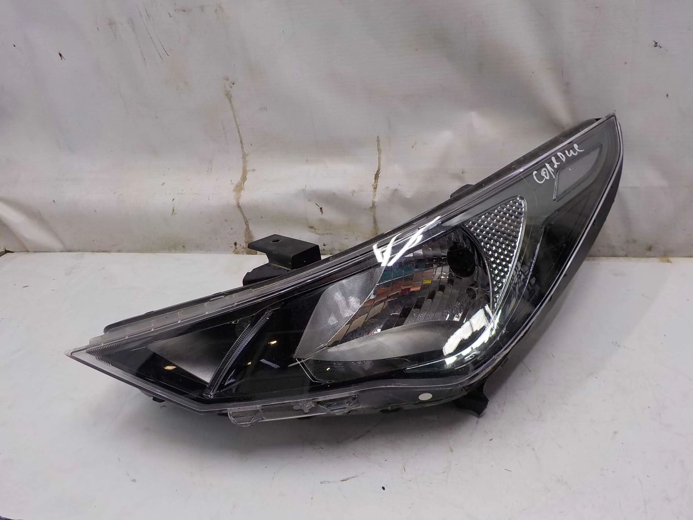 Фара Hyundai Solaris II (2017—2020)  Лево