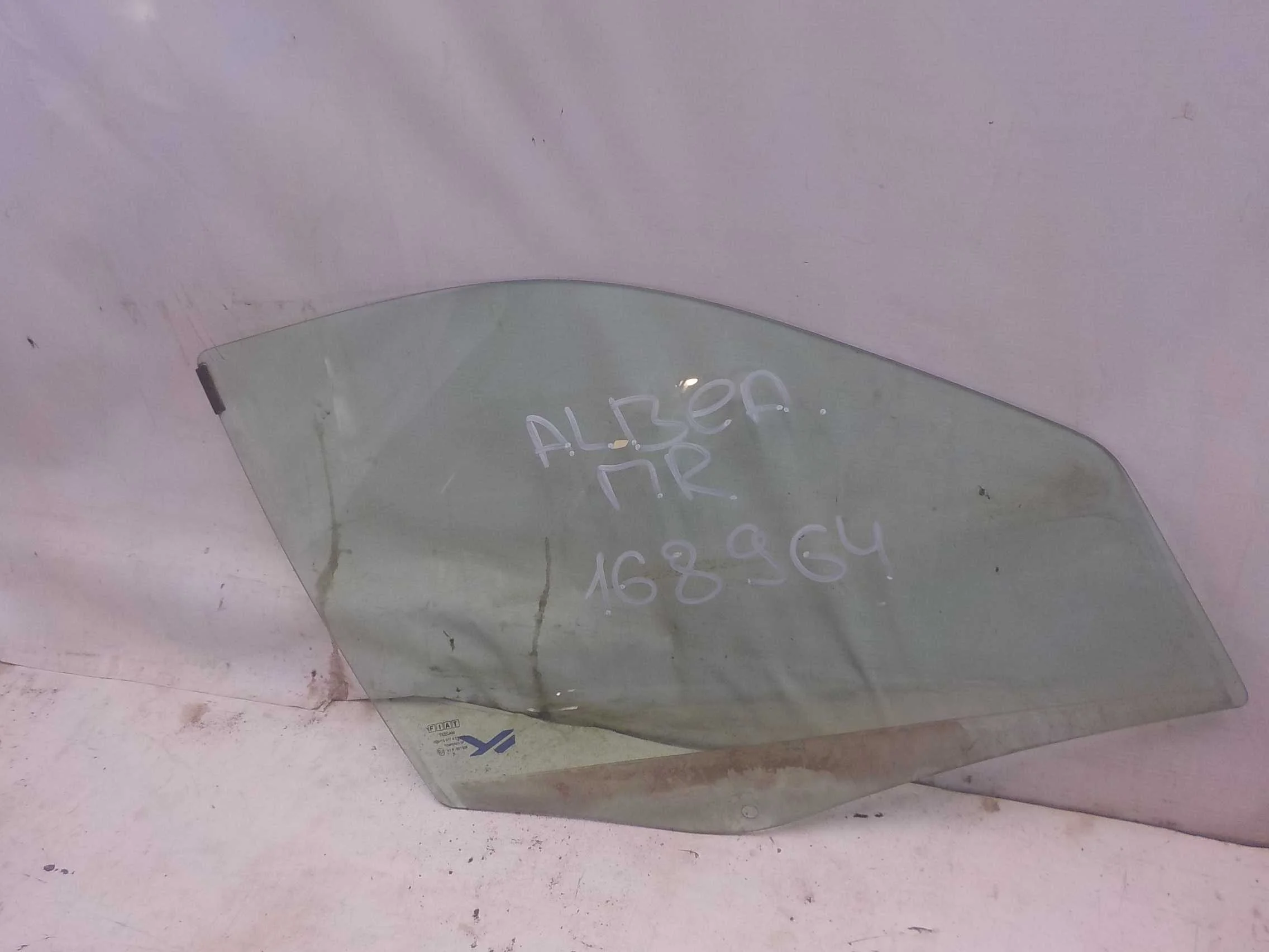 стекло FIAT Albea I рестайлинг (2005—2012) Перед Право