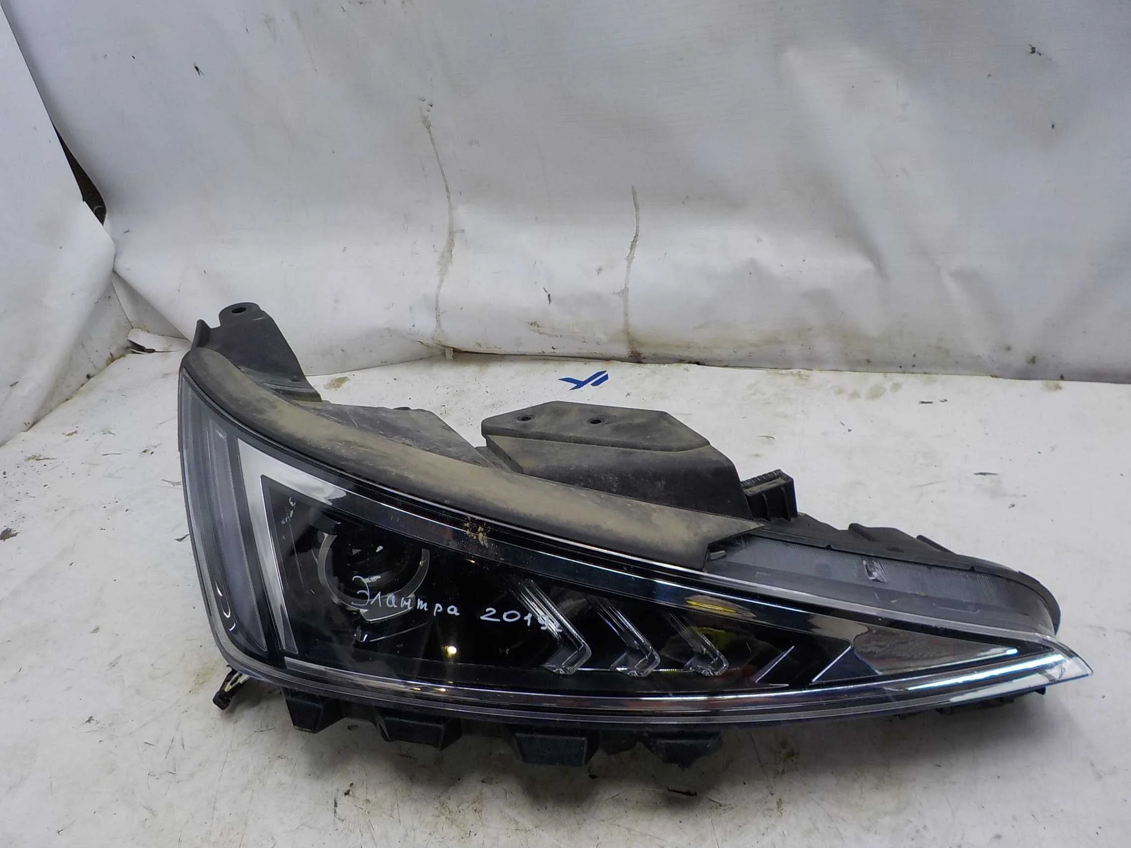 Фара Hyundai Elantra VI рестайлинг (2018—2020)  Право