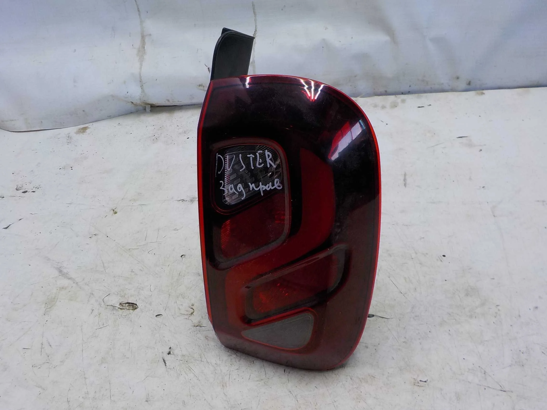 Фонарь Renault Duster I рестайлинг (2015—2021)  Право