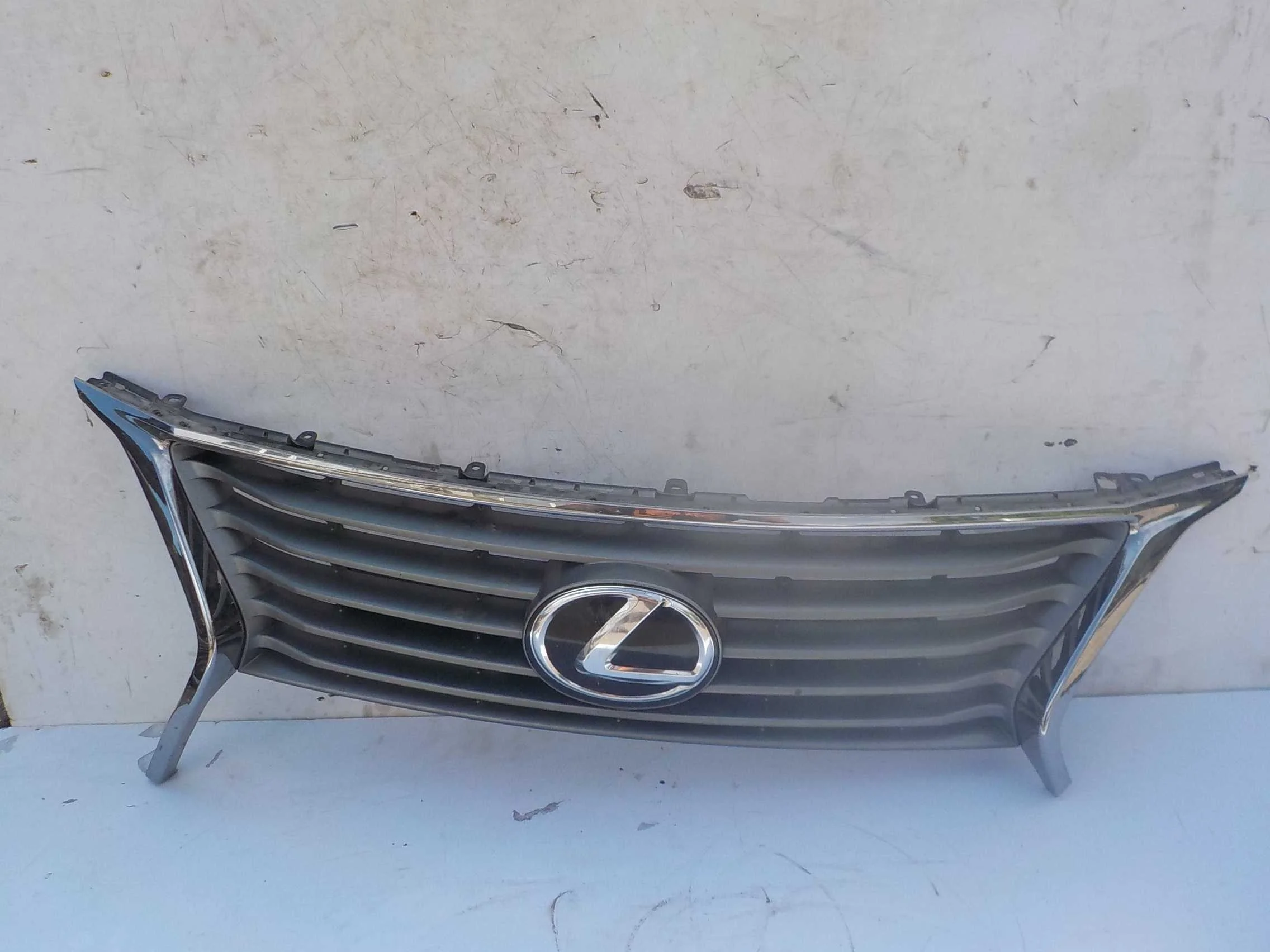 Решетка радиатора Lexus RX III рестайлинг (2012—2015)