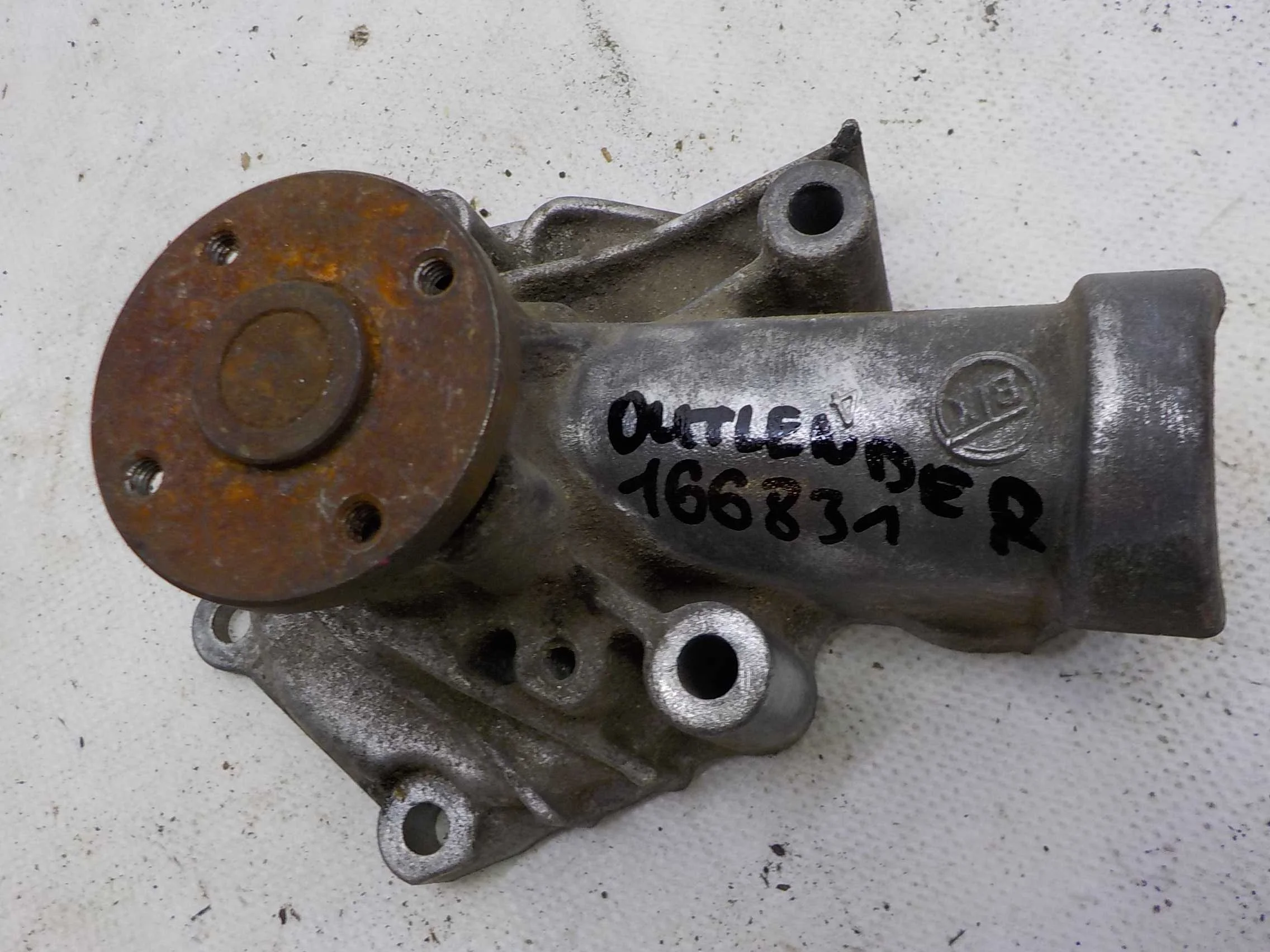 Помпа Mitsubishi Outlander I (2002—2009)