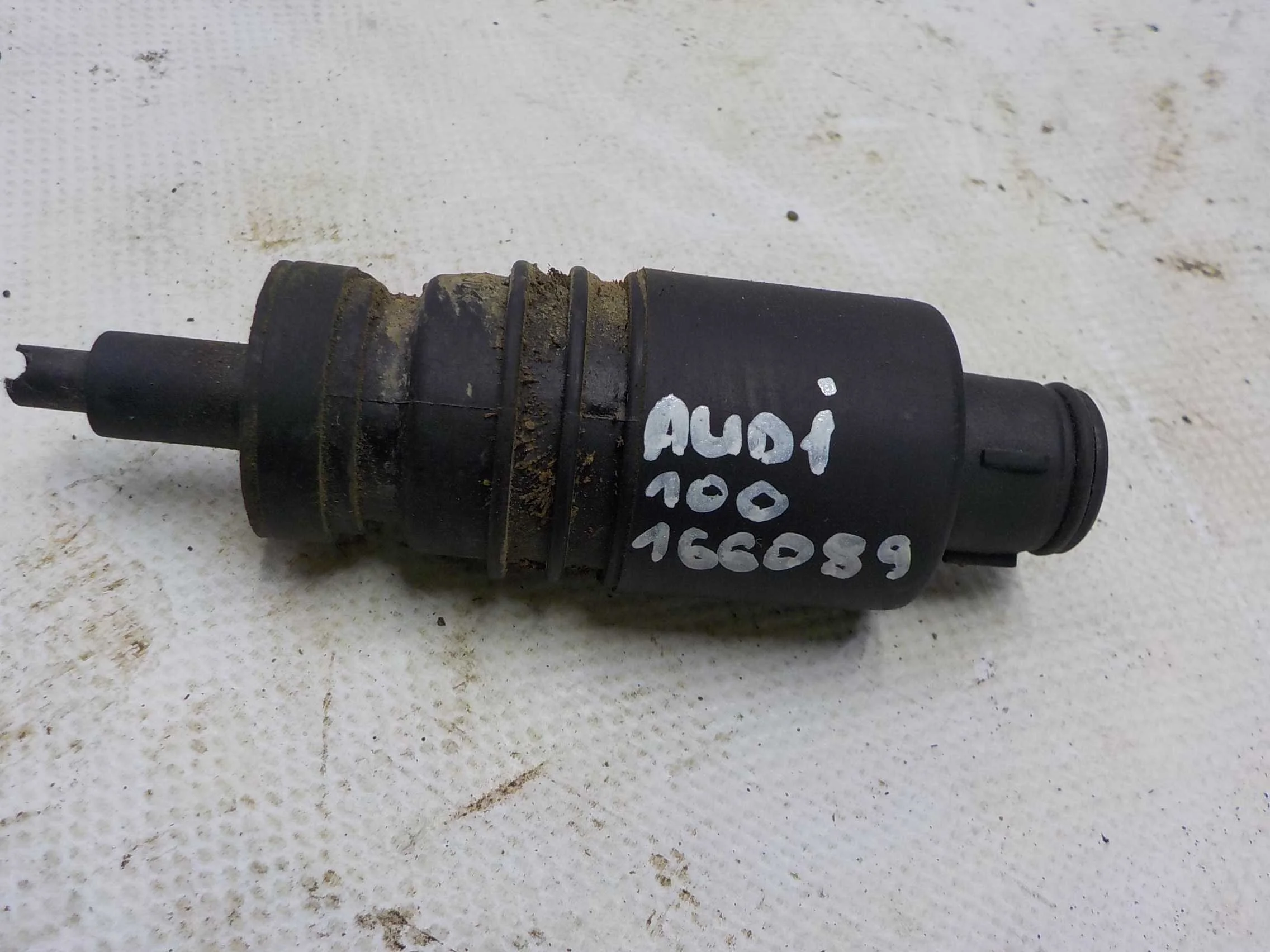 насос омывателя лобового стекла Audi A4 B5 (1994—1999)