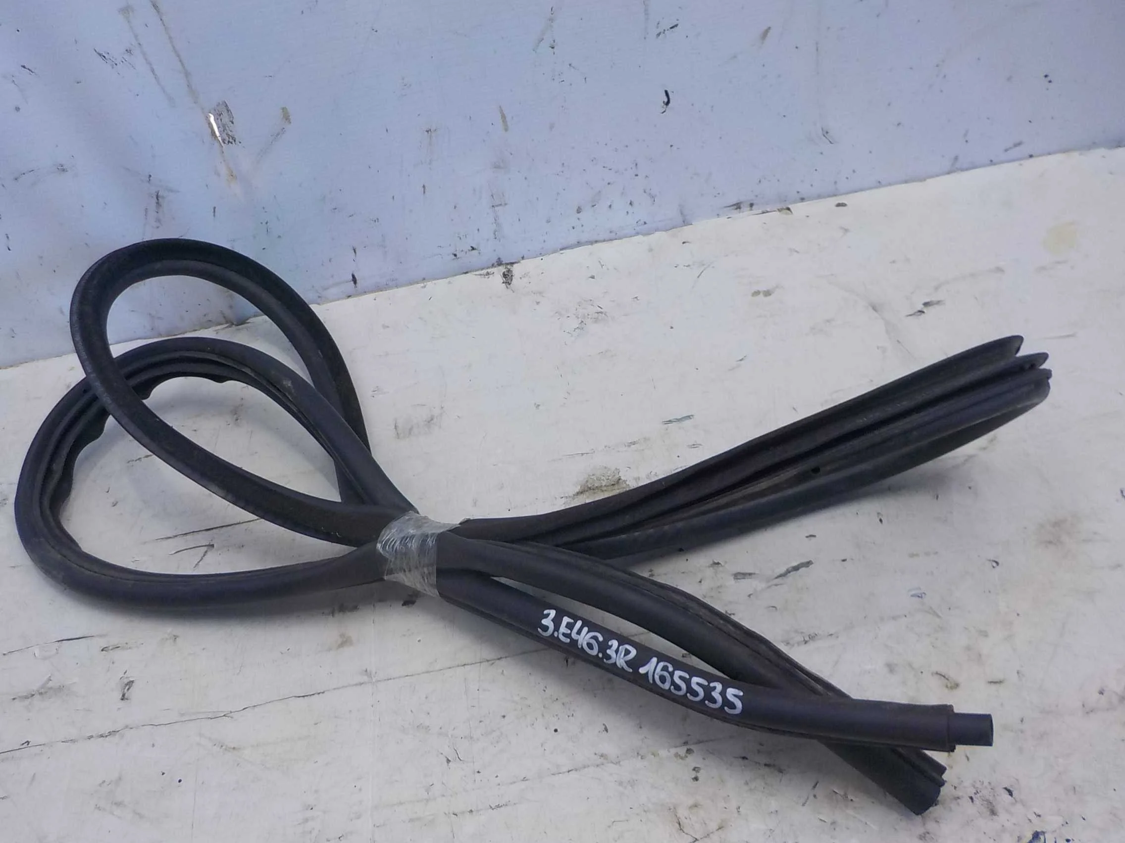 резинка проемная BMW 3 серия E46 (1998—2003) Зад Право