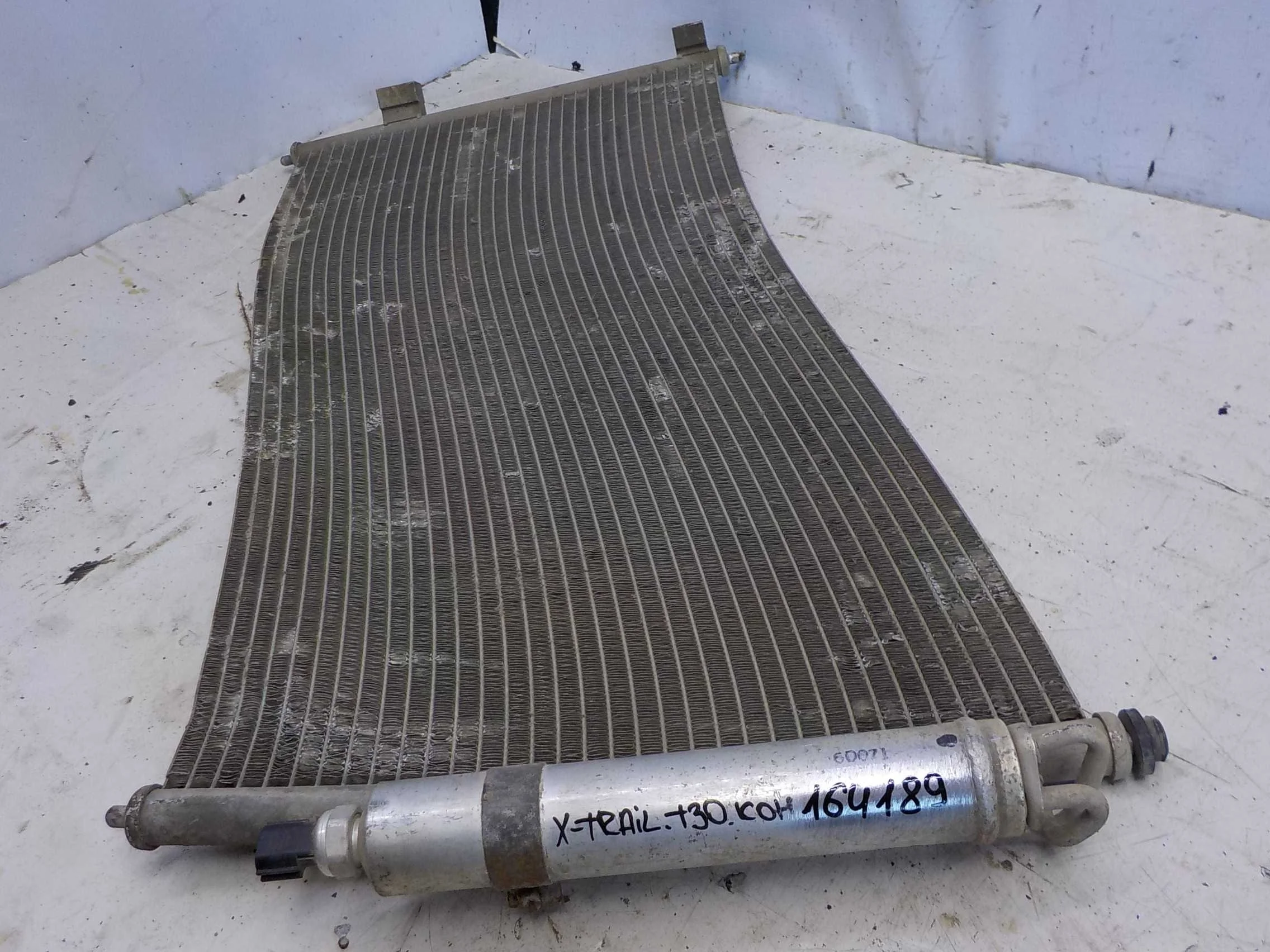 Радиатор кондиционера Nissan X-Trail I (2000—2007)