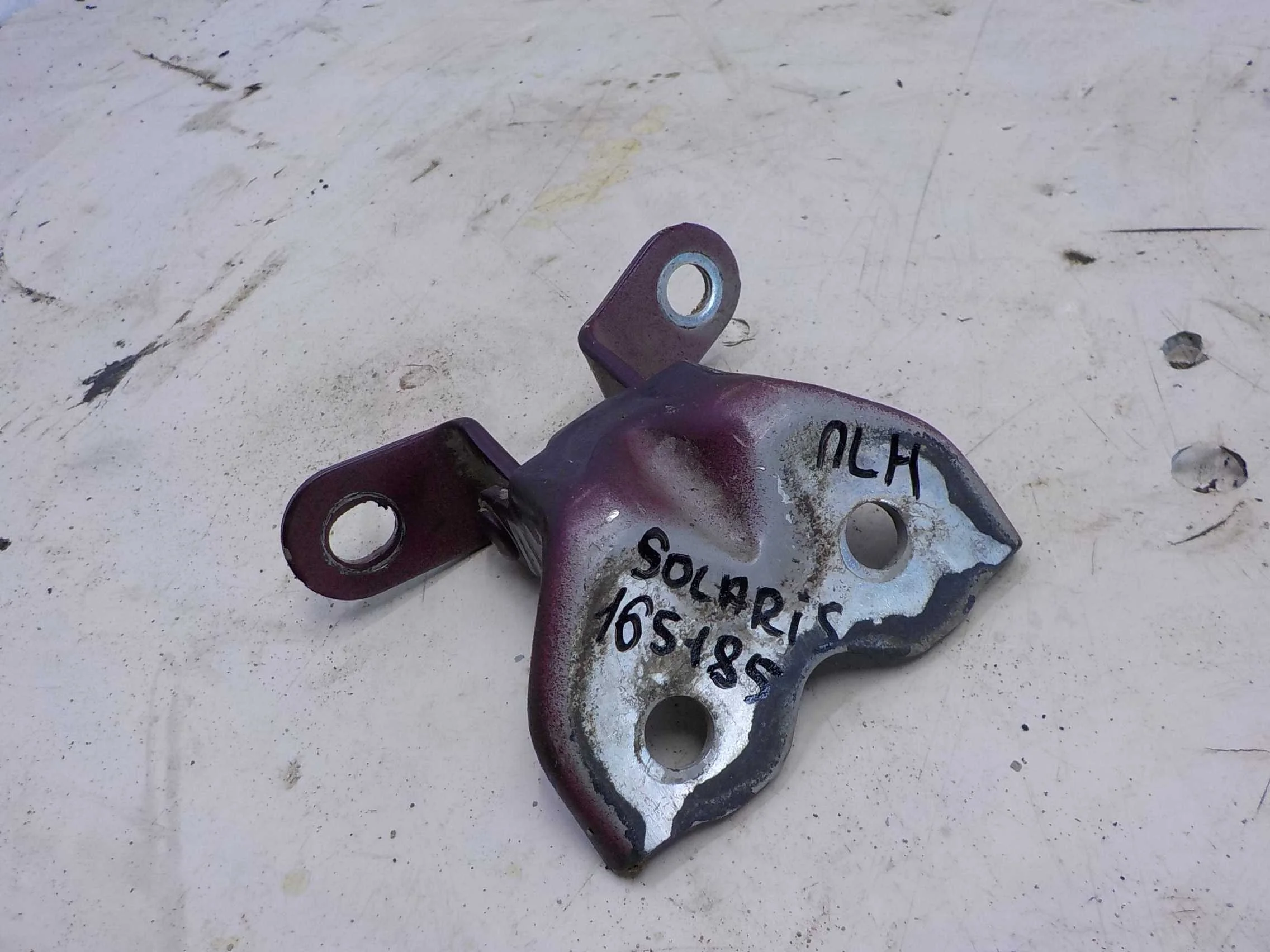 Петля двери Hyundai Solaris I (2010—2014)