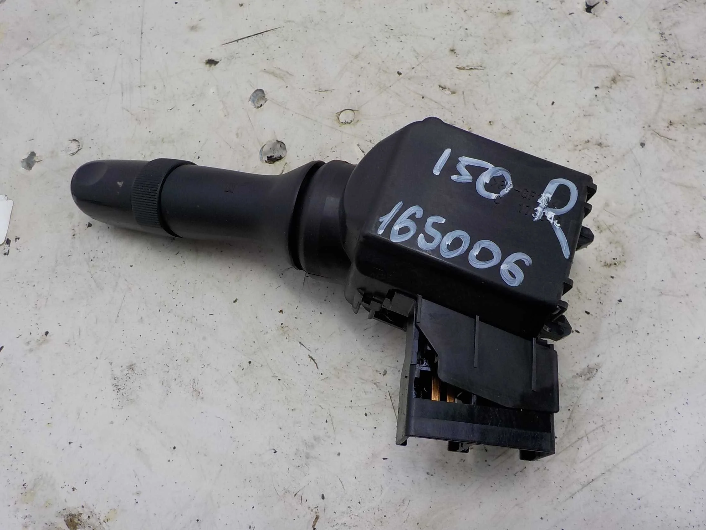 подрулевой переключатель Toyota Corolla X (2006—2010)  Право