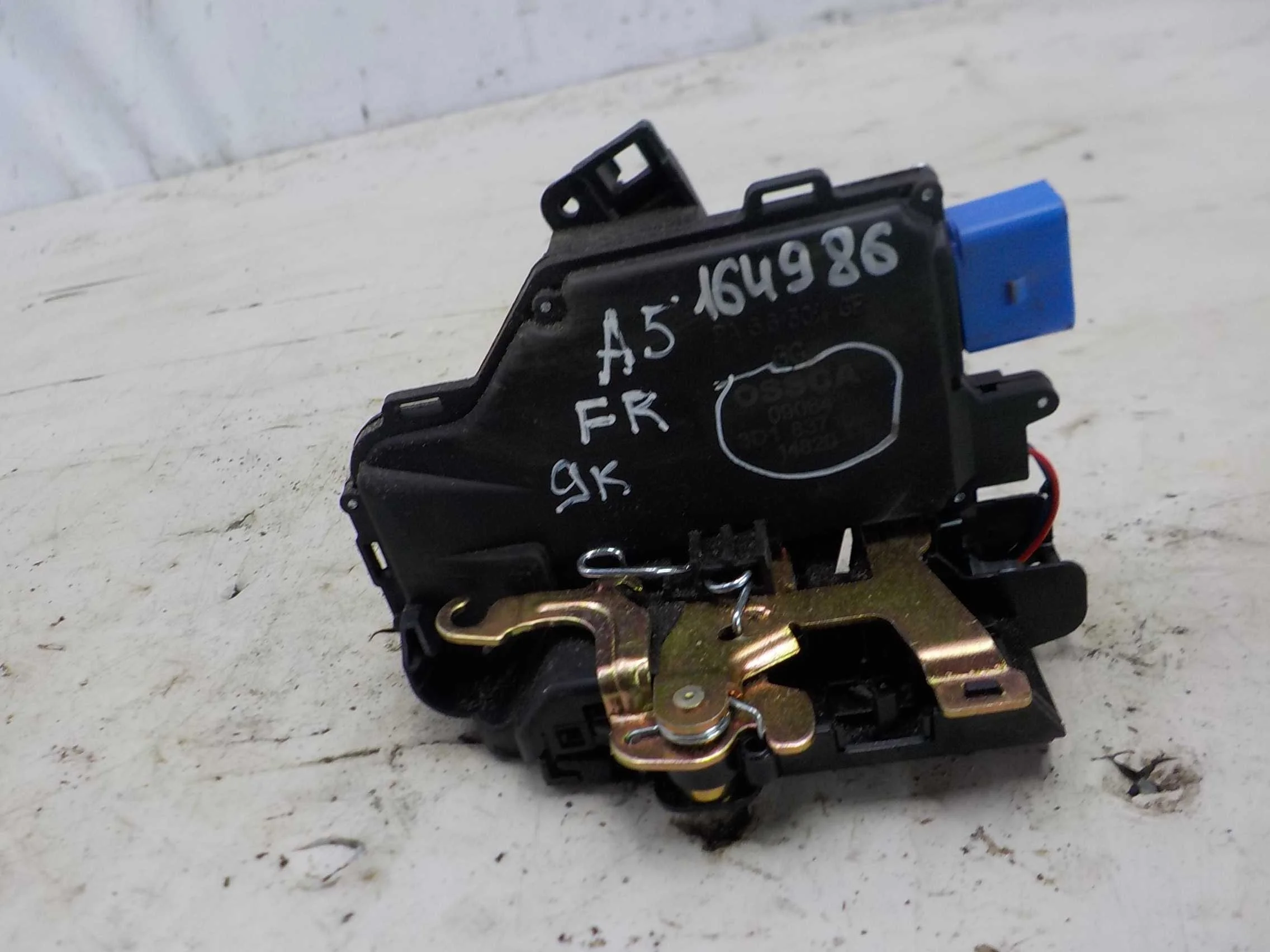 Замок двери Volkswagen Golf Mk5 (2003—2009)