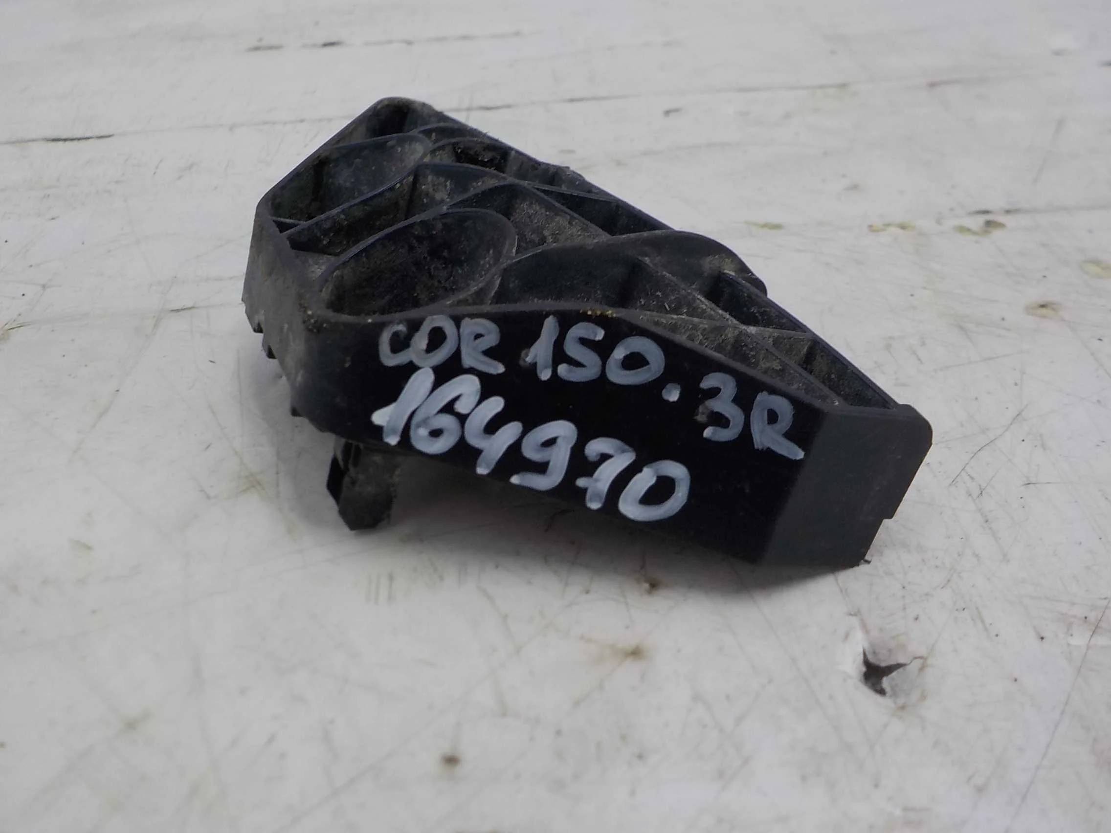 кронштейн бампера Toyota Corolla X (2006—2010) Зад Право