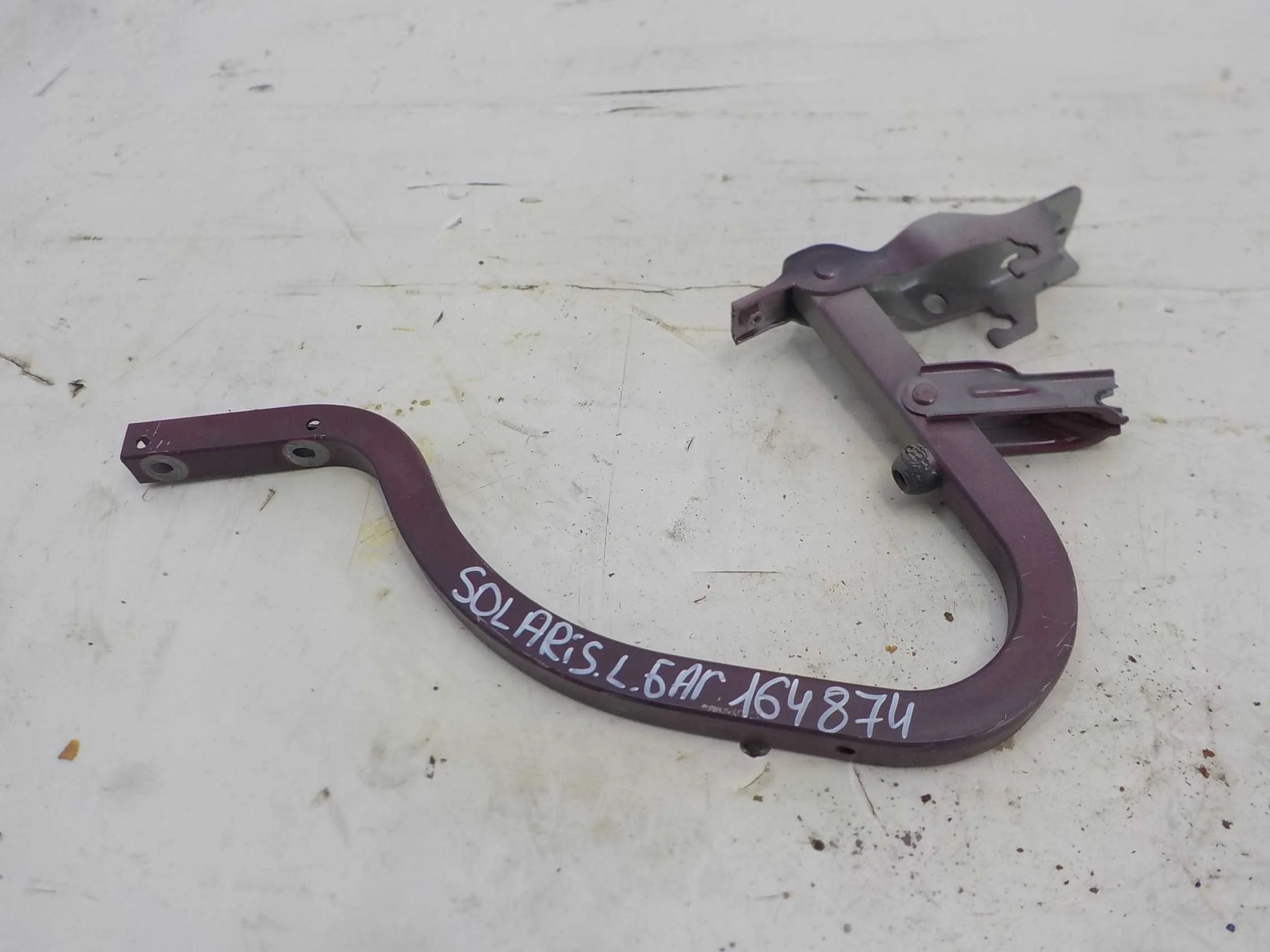 Петля крышки багажника Hyundai Solaris I (2010—2014)  Лево