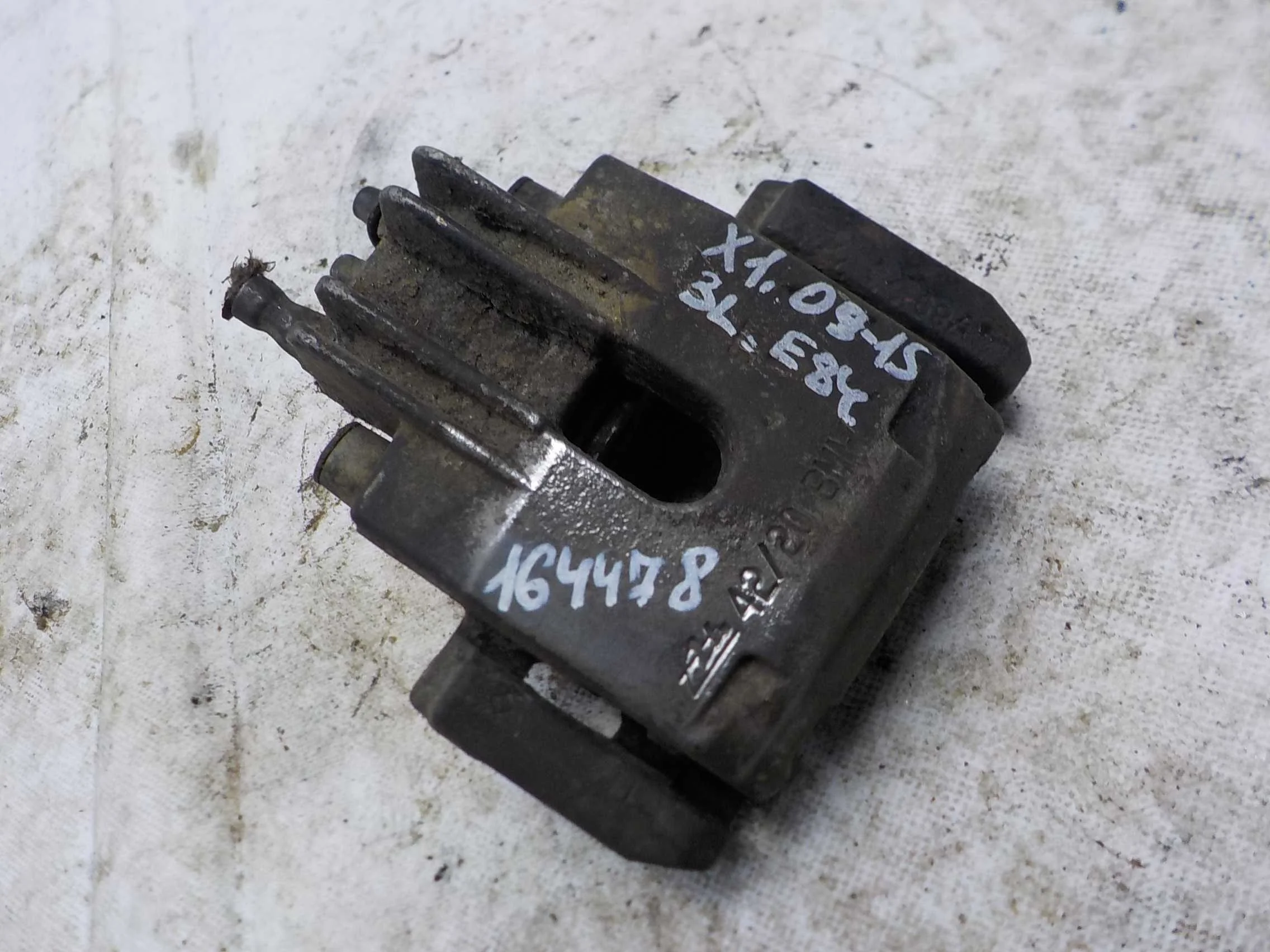 суппорт BMW 1 серия E81/E82/E87/E88 рестайлинг 2 (2011—2014) Зад Лево