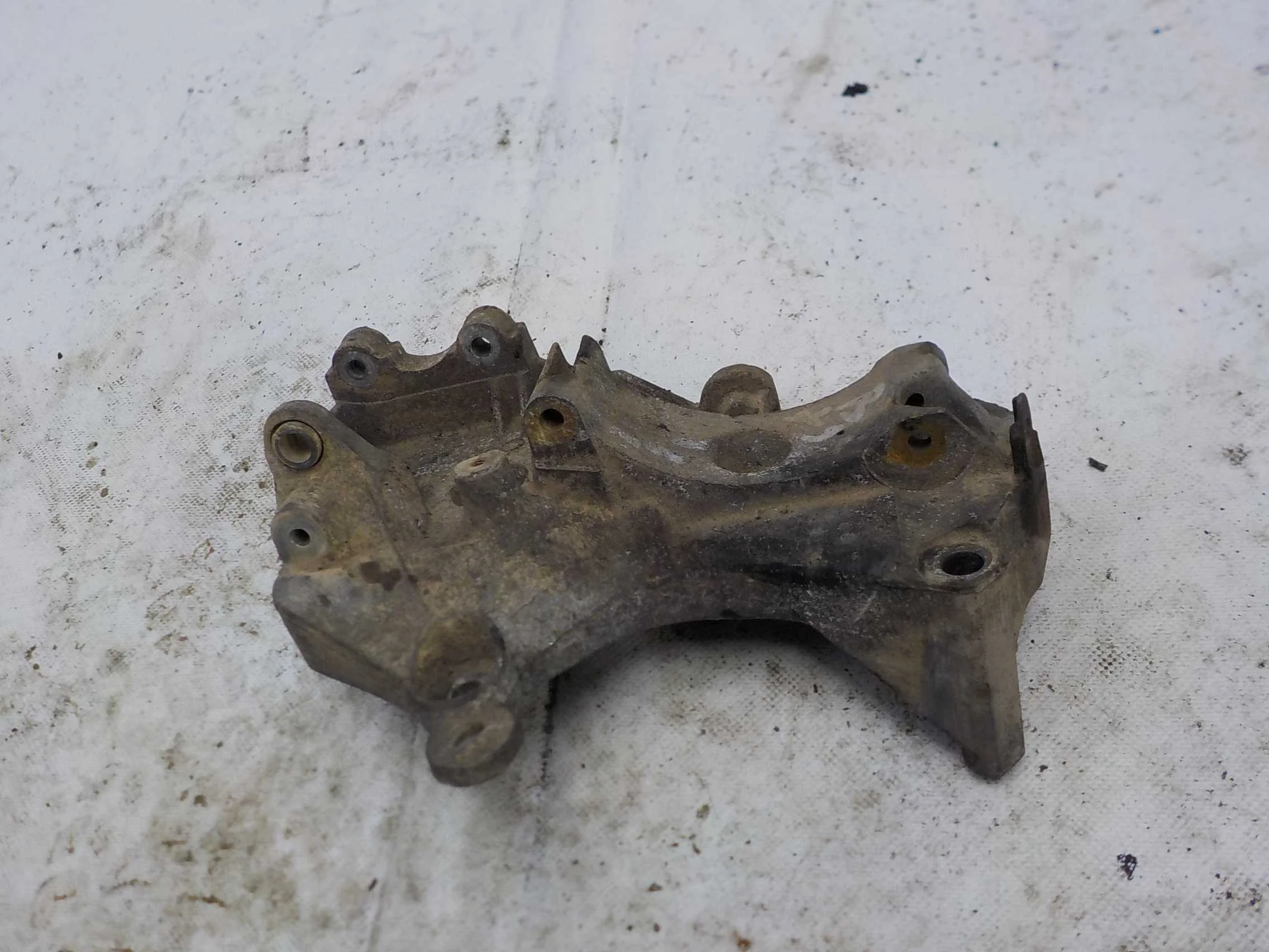 Кронштейн гидроусилителя Renault Logan II (2012—2018)