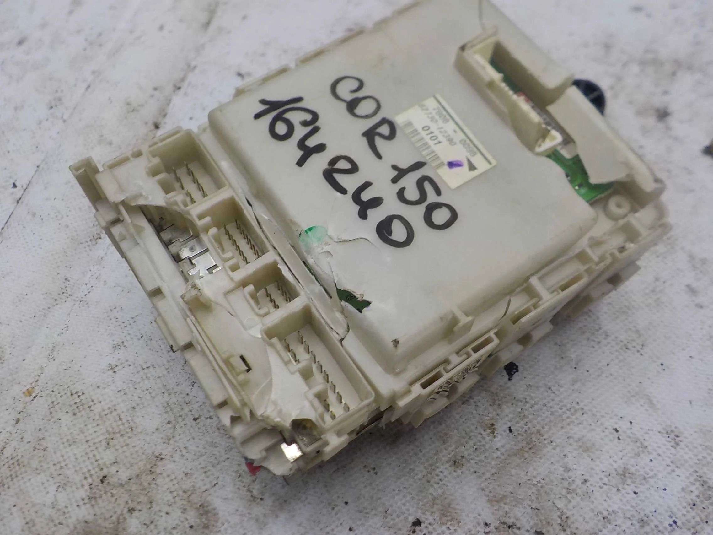 Блок предохранителей Toyota Corolla X (2006—2010)