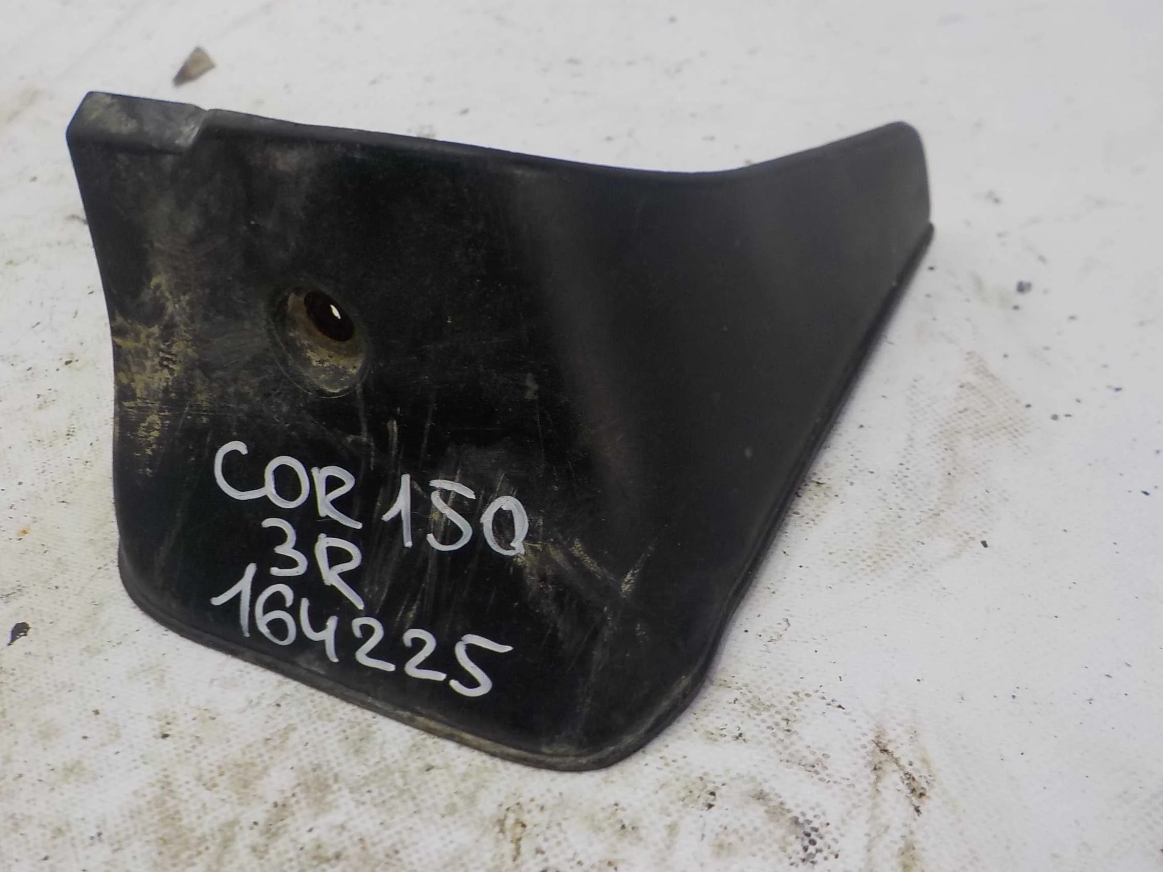 Брызговик Toyota Corolla X (2006—2010) Зад Право