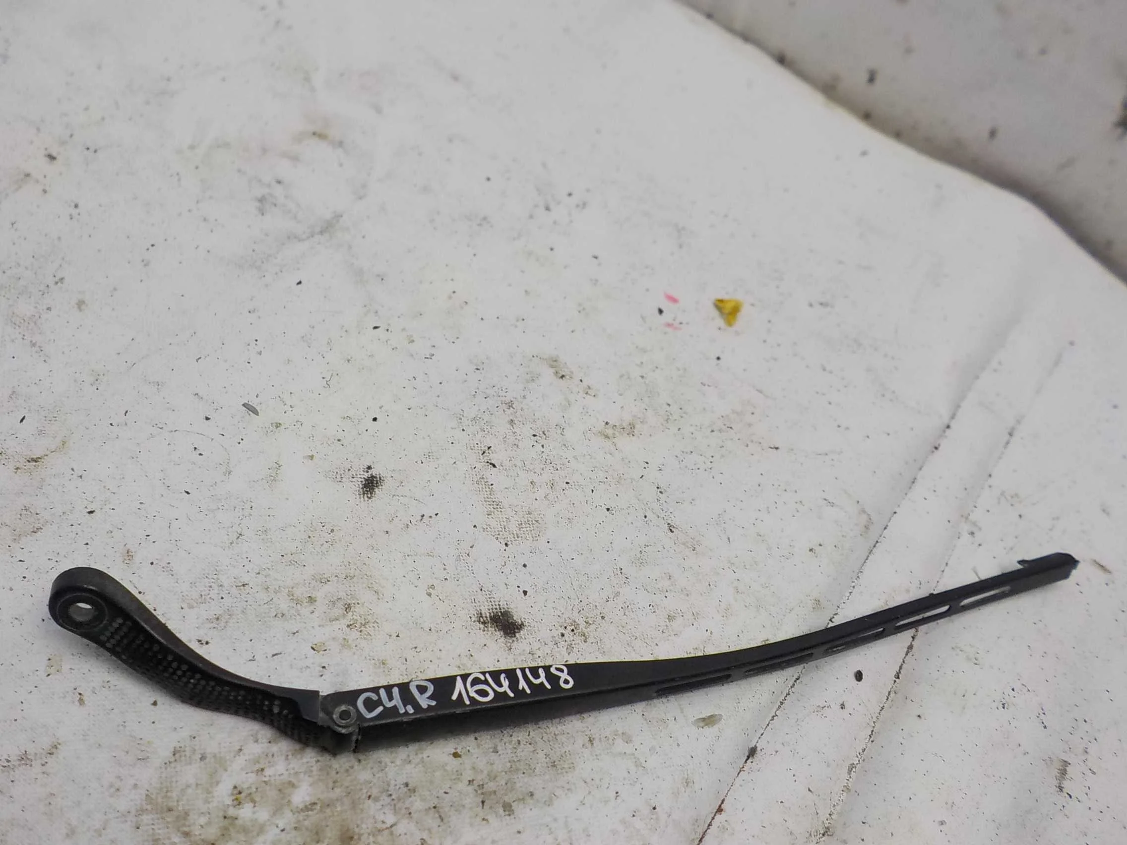 Поводок стеклоочистителя Citroen C4 I (2004—2014)  Право