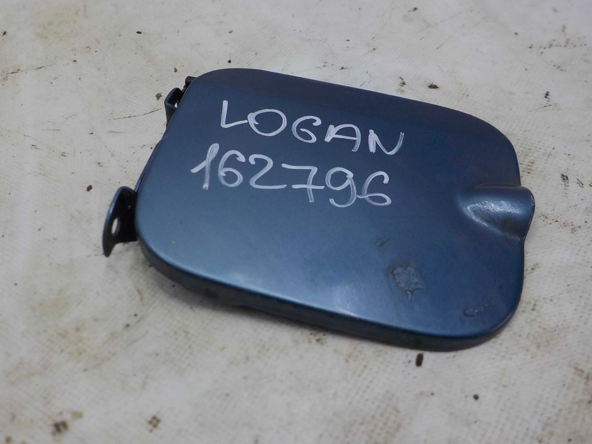 Лючок бензобака Renault Logan I (2004—2009)