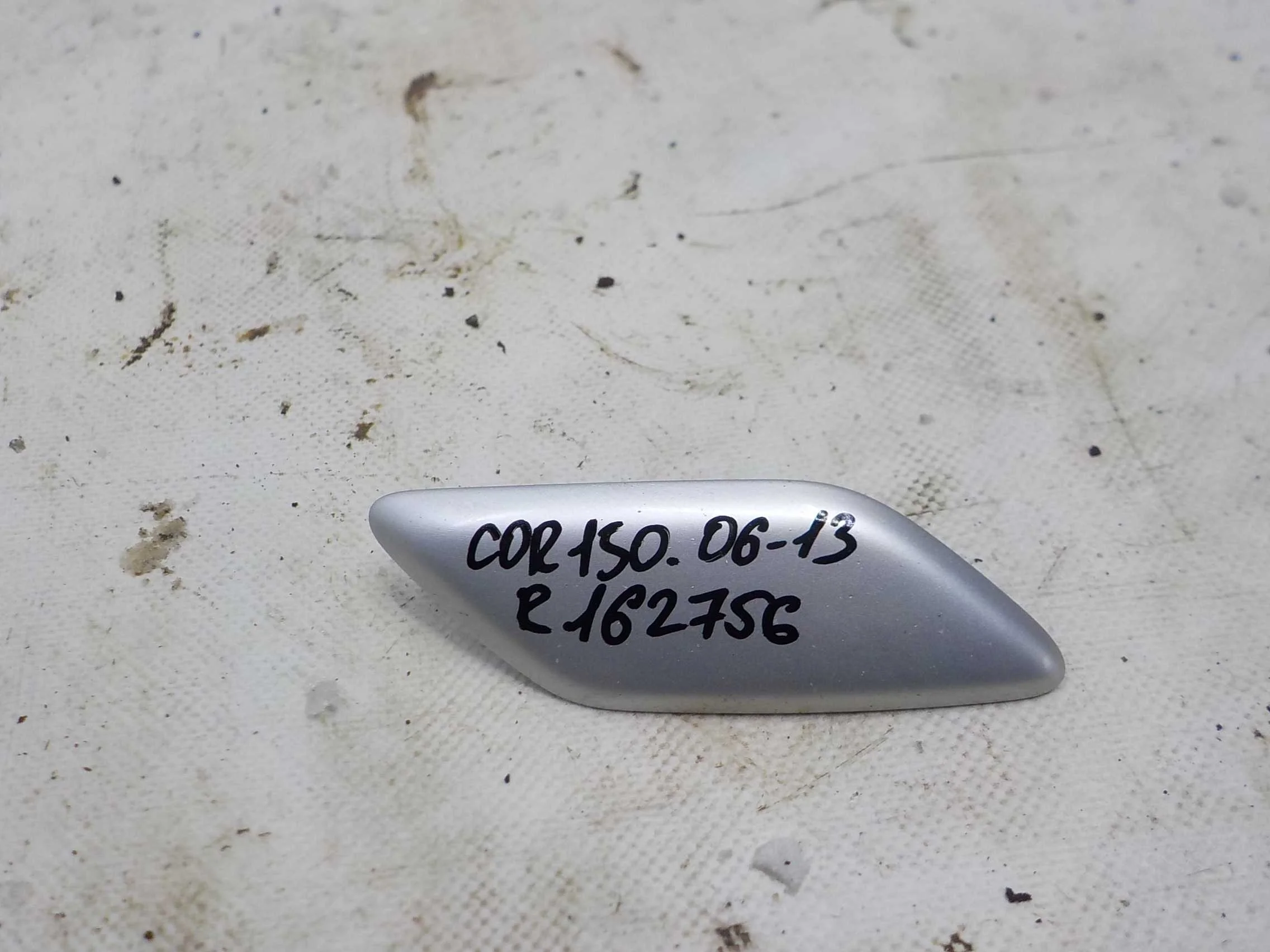 накладка на бампер Toyota Corolla X (2006—2010) Перед Право