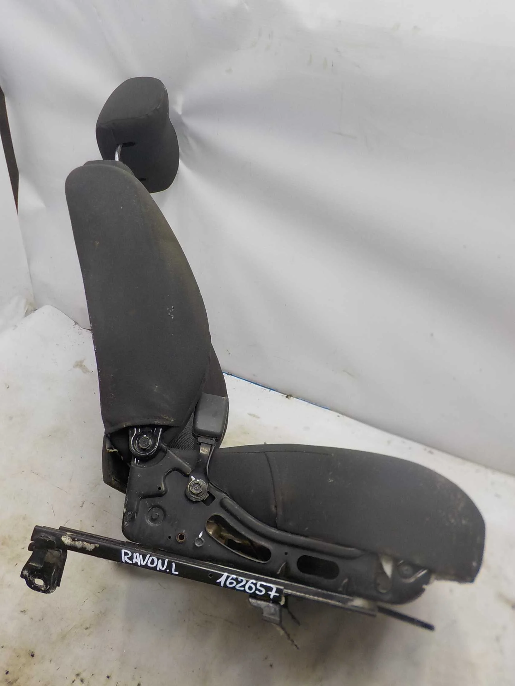 сиденье Chevrolet Aveo I (2003—2008) Перед Лево