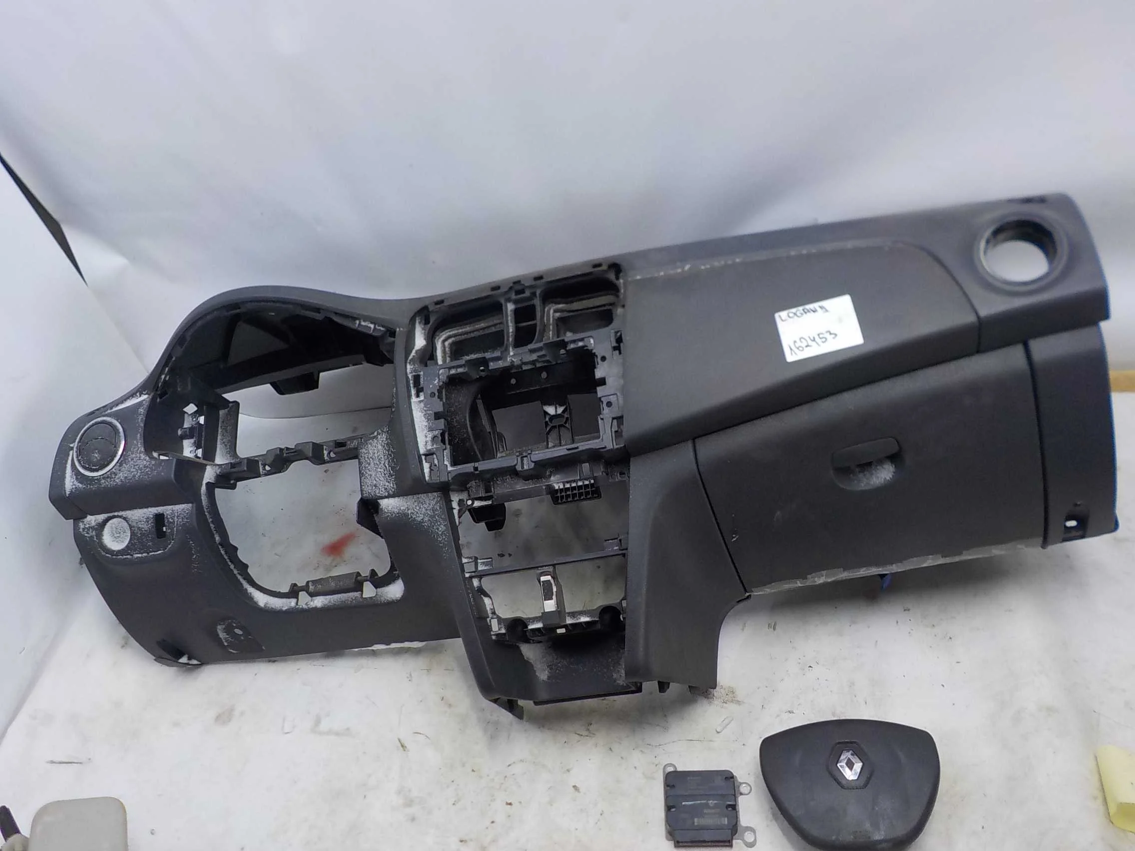 Торпедо Renault Sandero II (2013—2018)