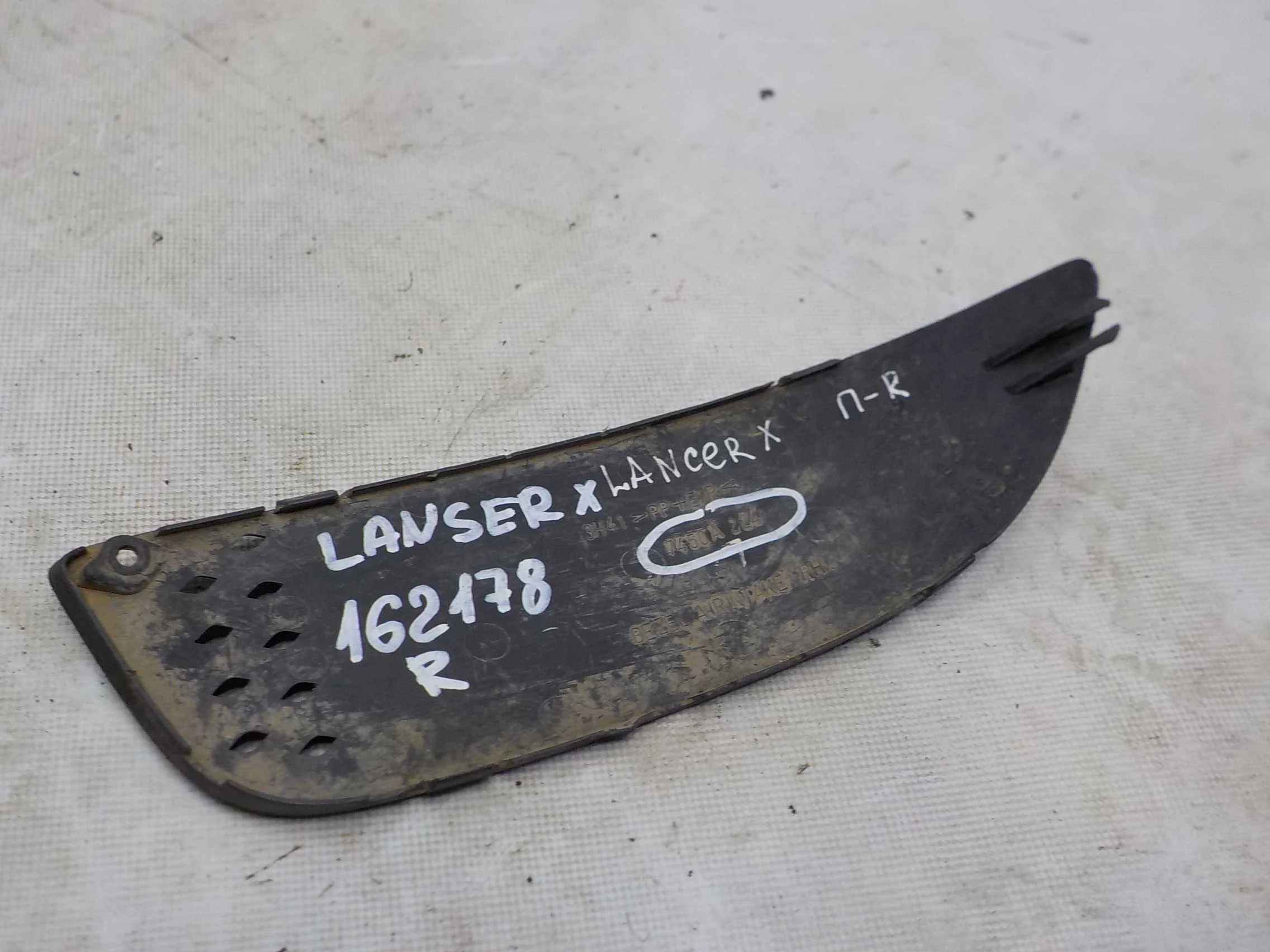 накладка на бампер Mitsubishi Lancer X рестайлинг (2011—2015) Перед Право