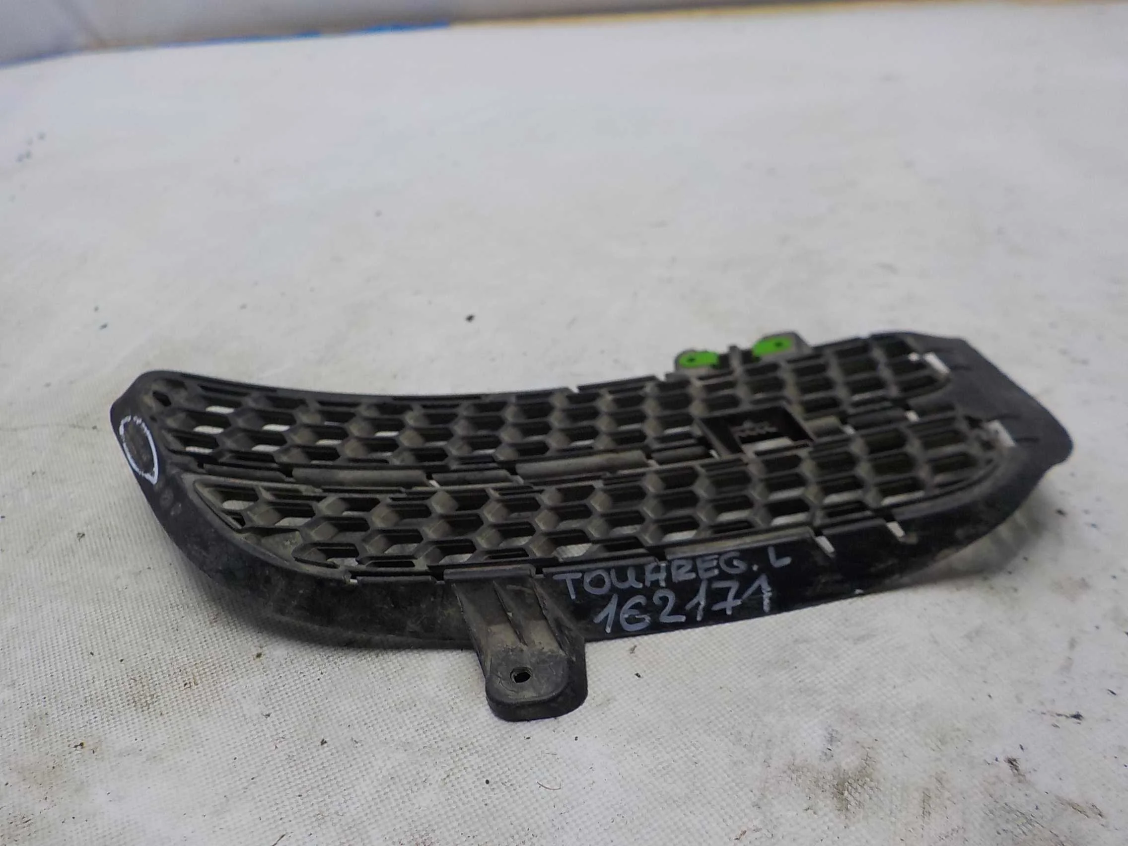 накладка на бампер Volkswagen Touareg I (2002—2006) Перед Лево