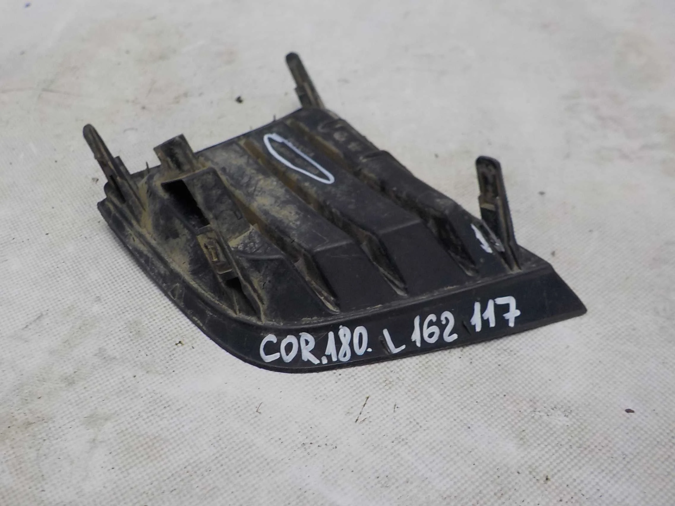 накладка на бампер Toyota Corolla XI (2012—2016) Перед Лево