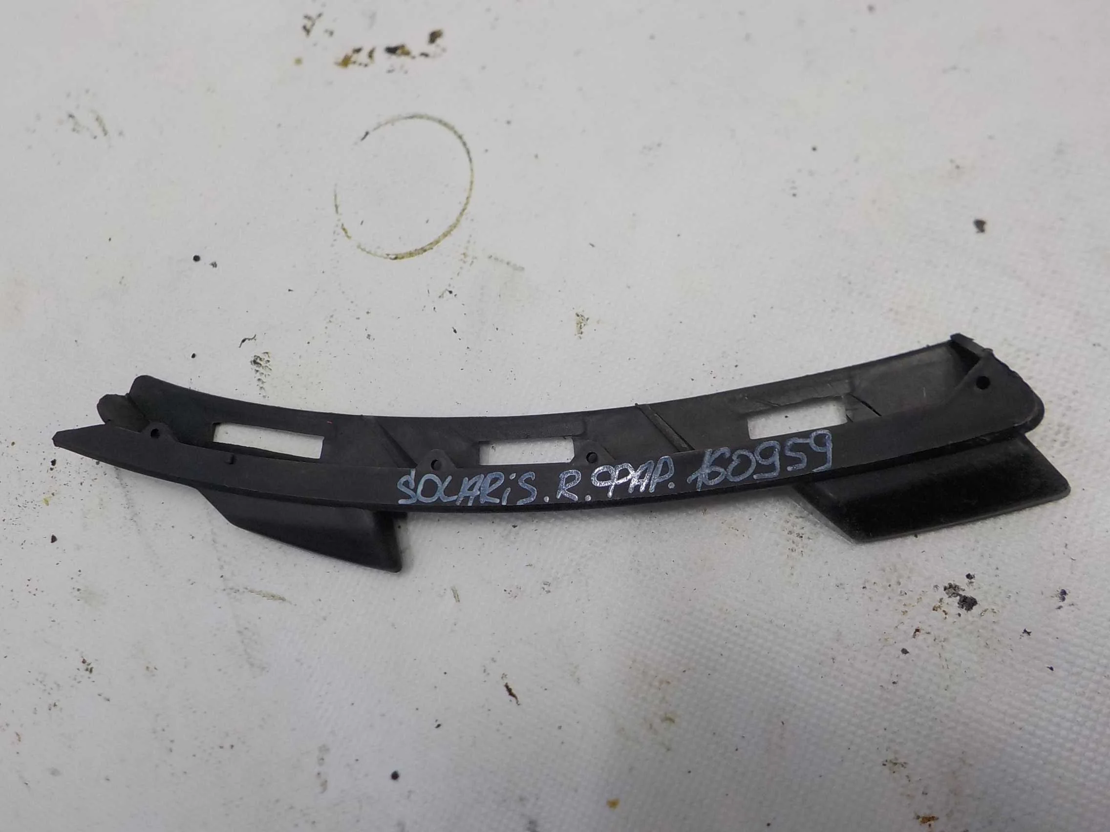 Кронштейн фары Hyundai Solaris I (2010—2014)  Право