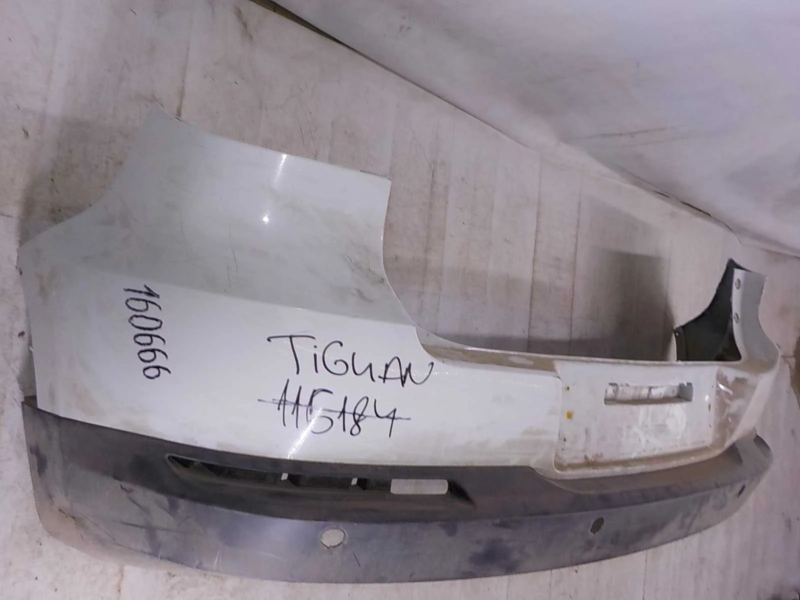 Бампер Volkswagen Tiguan I рестайлинг (2011—2019)