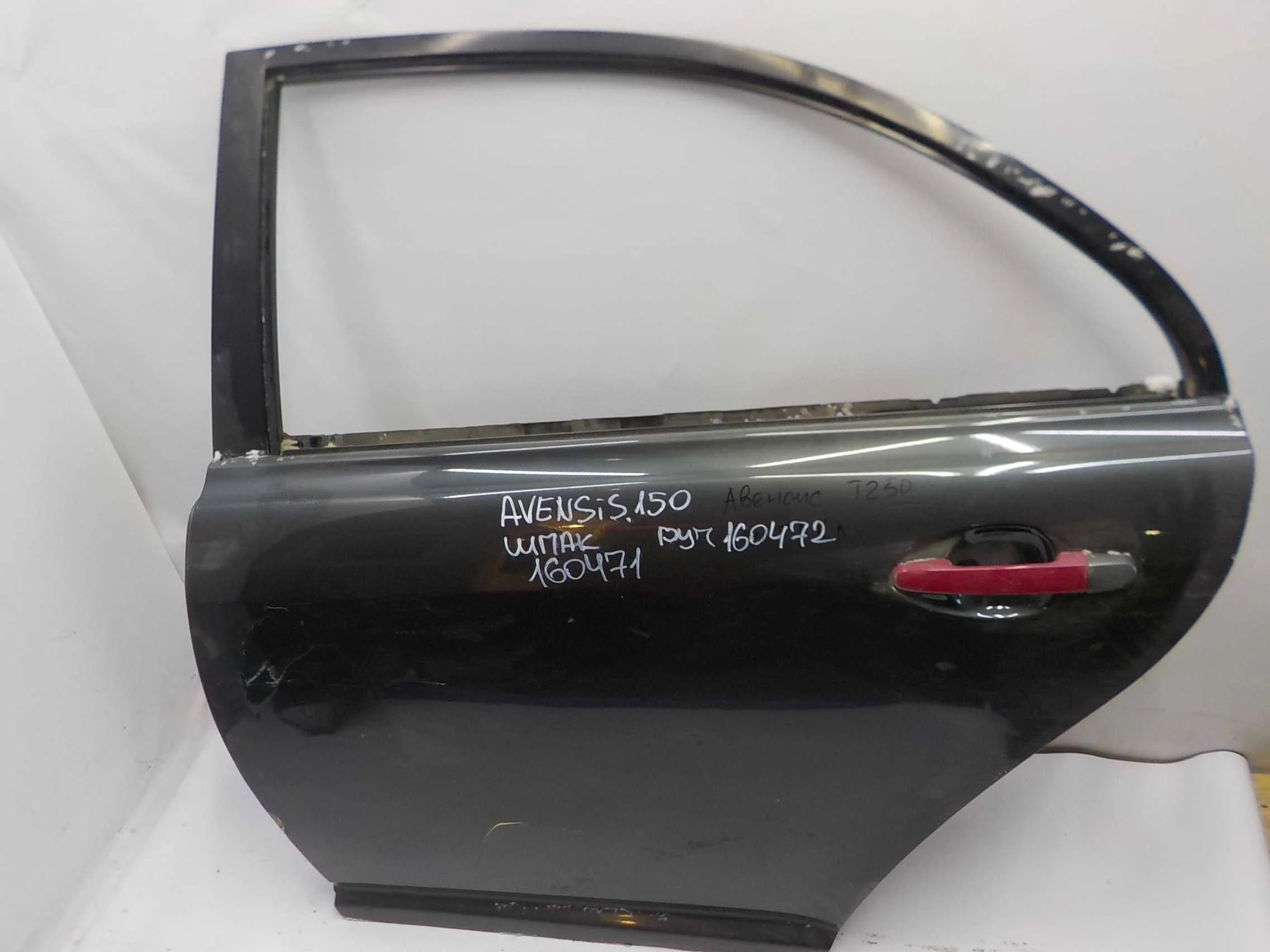 Дверь Toyota Avensis T250 (2003—2006)