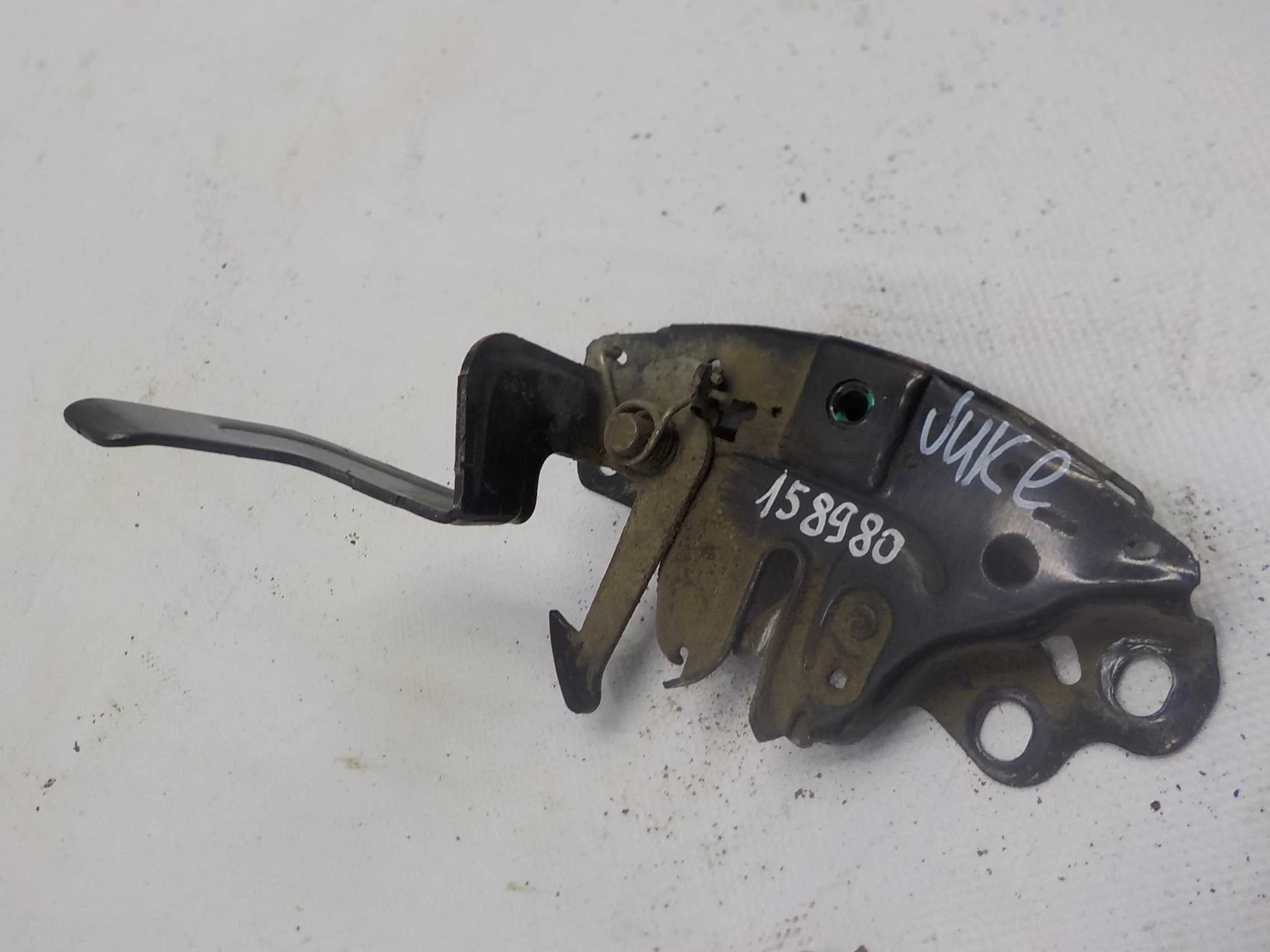 Замок капота Nissan Juke I (2010—2014)