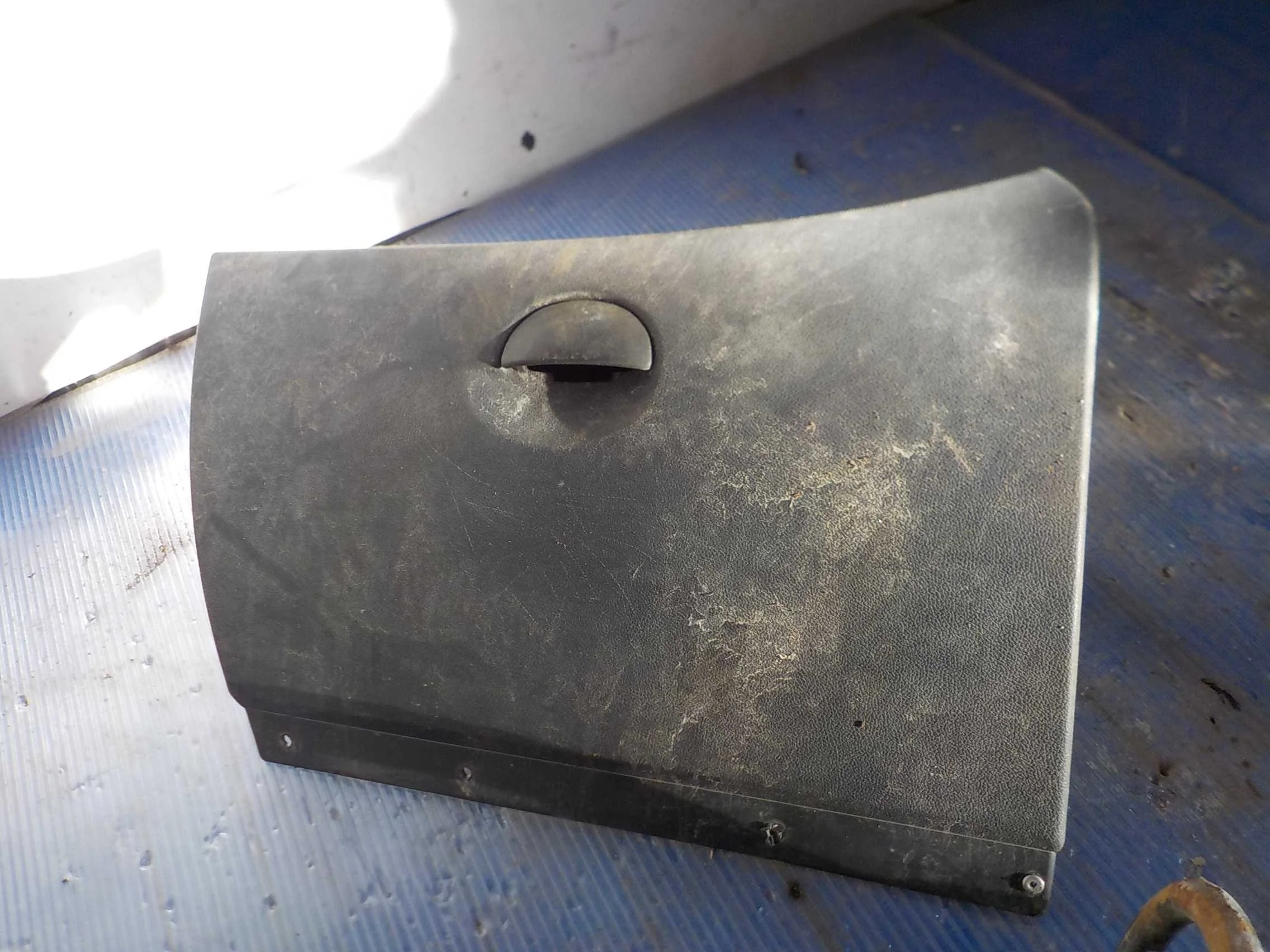 Бардачок Renault Logan I (2004—2009)