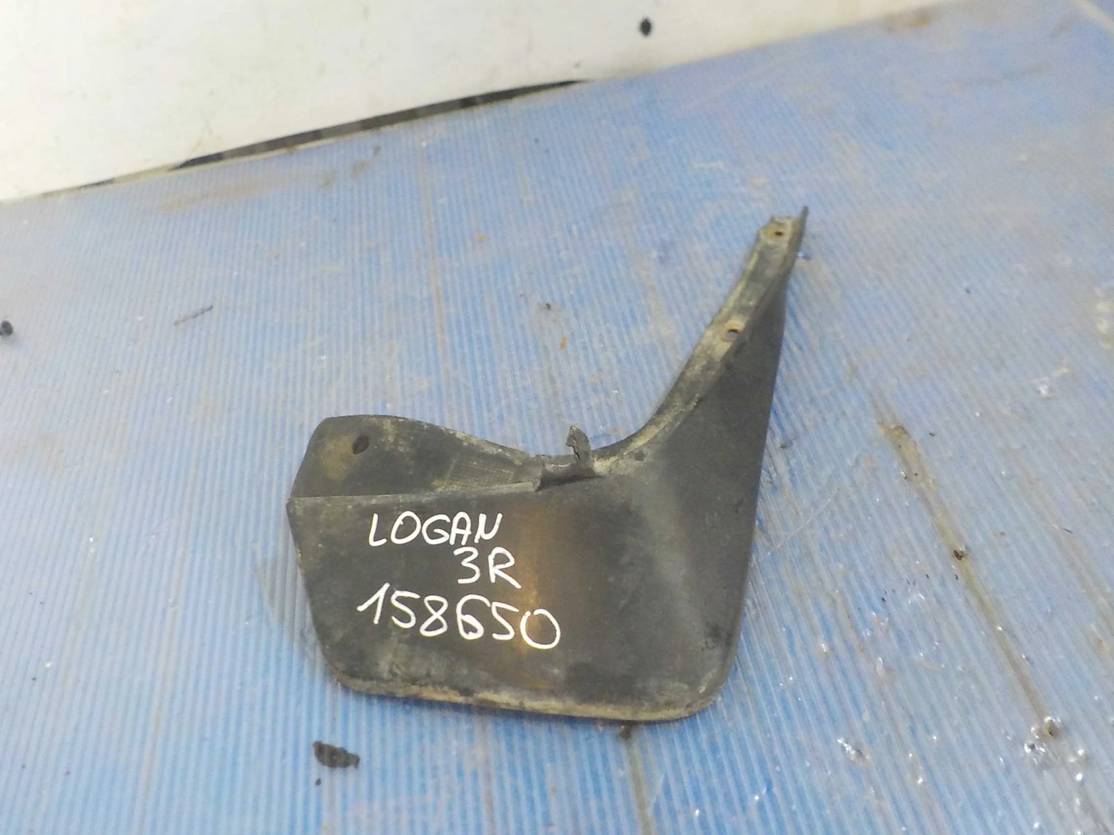 Брызговик Renault Logan I (2004—2009)